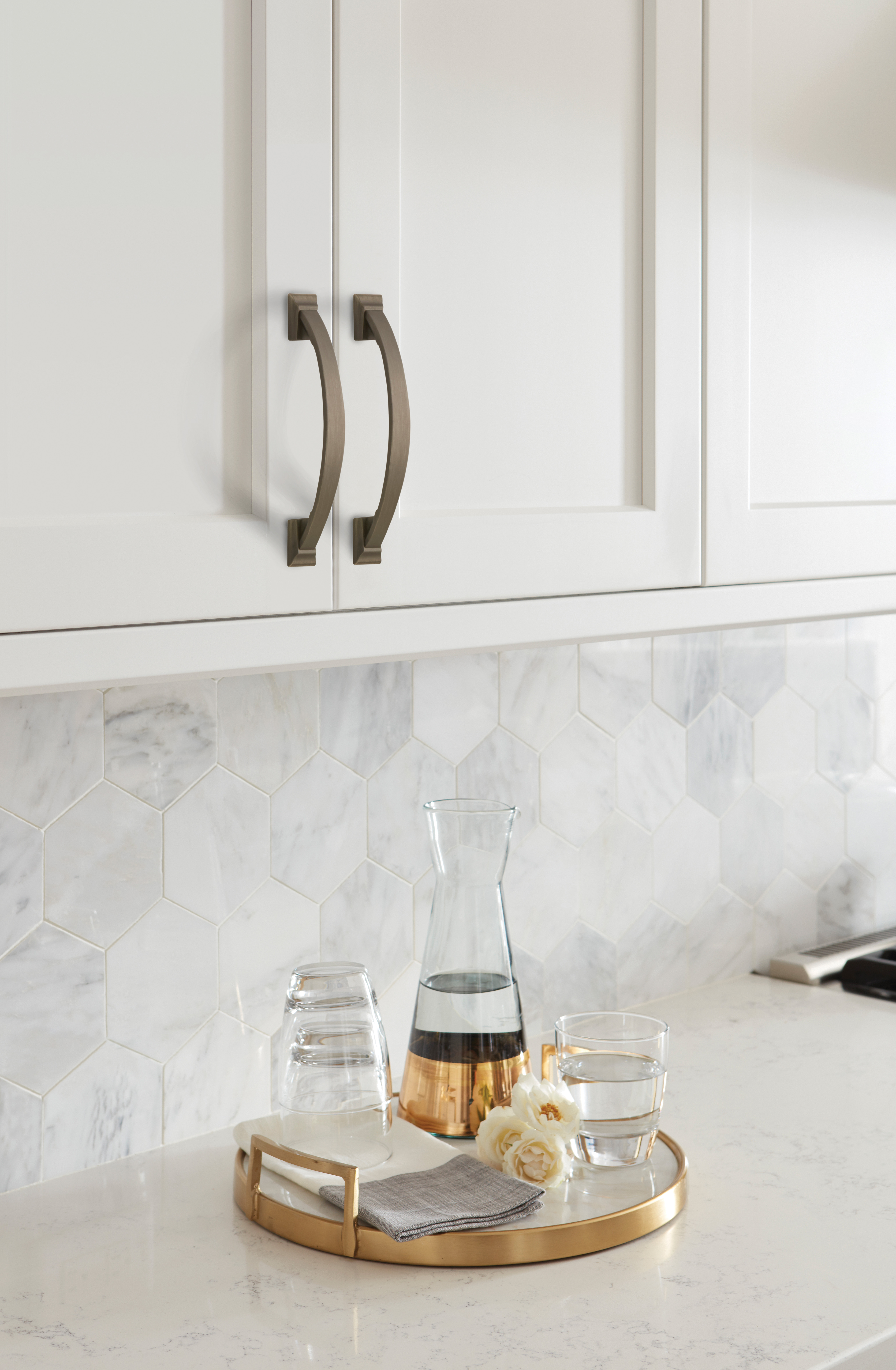 Amerock Lifestyle Antique-Silver_Pull_Amerock_Cabinet-Hardware_Candler_BP29355AS_Lifestyle_Kitchen_19-1