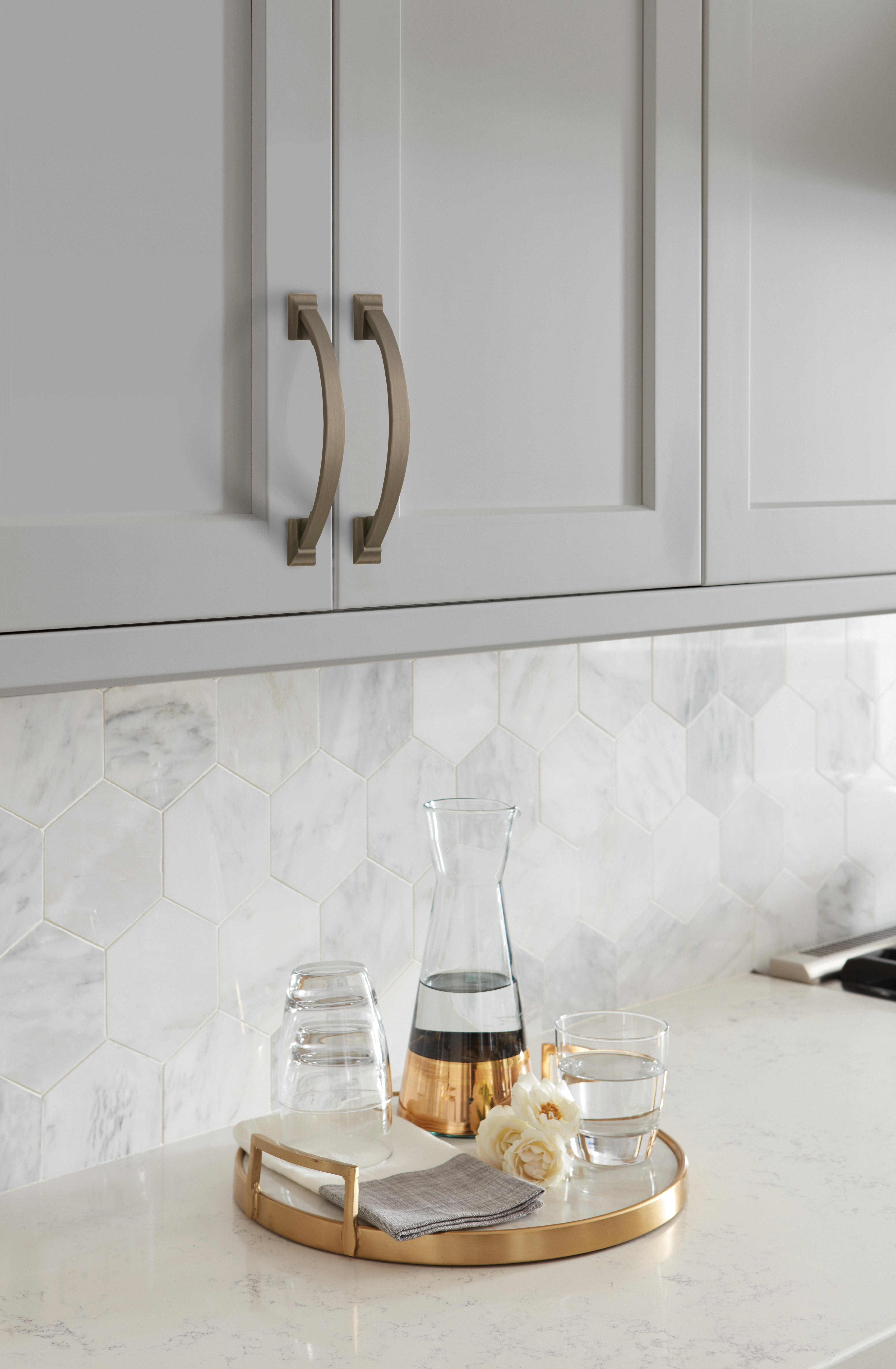 Amerock Lifestyle Antique-Silver_Pull_Amerock_Cabinet-Hardware_Candler_BP29355AS_Lifestyle_Kitchen_19-2