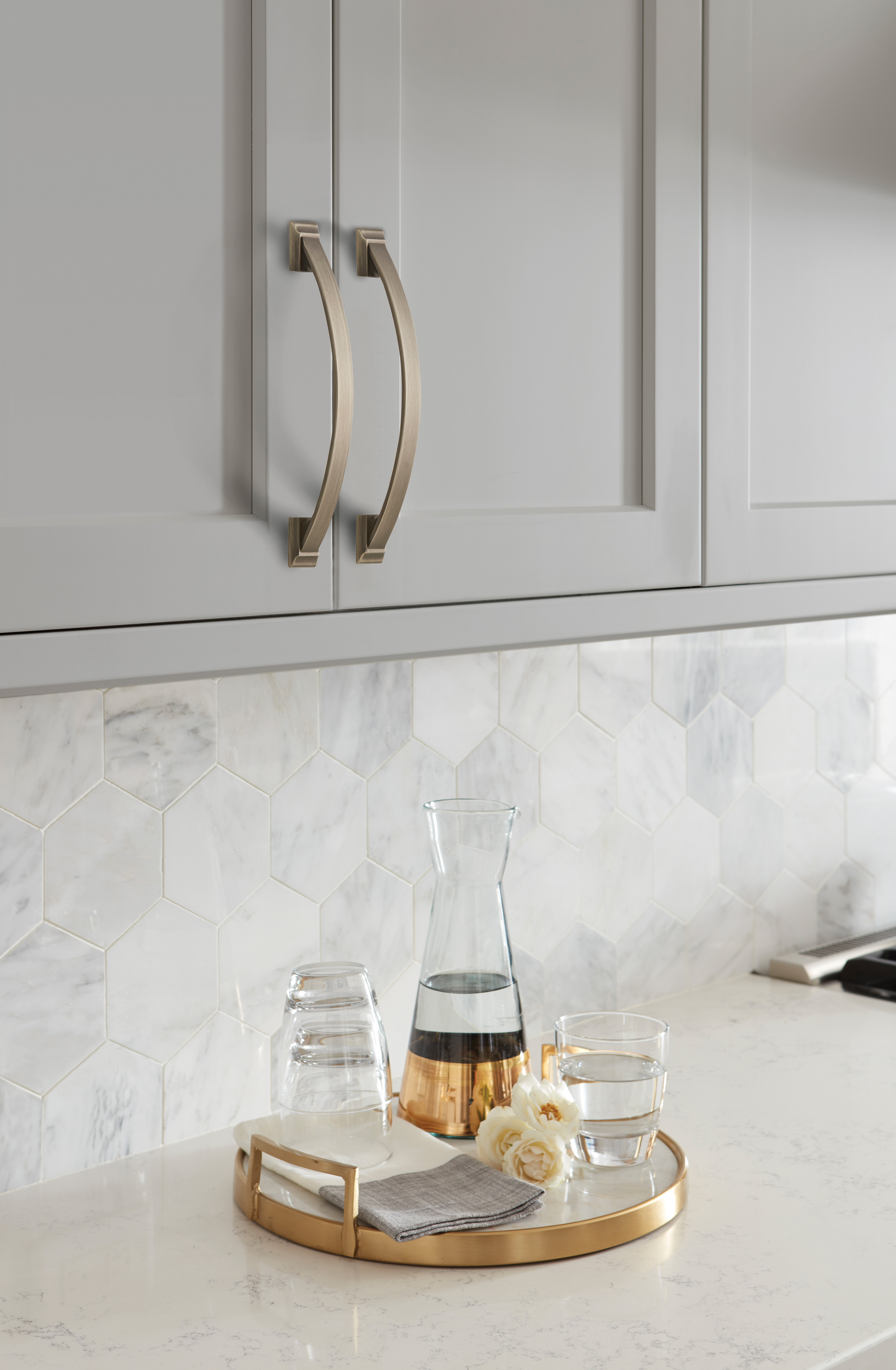 Amerock Lifestyle Antique-Silver_Pull_Amerock_Cabinet-Hardware_Candler_BP29364AS_Lifestyle_Kitchen_19-2