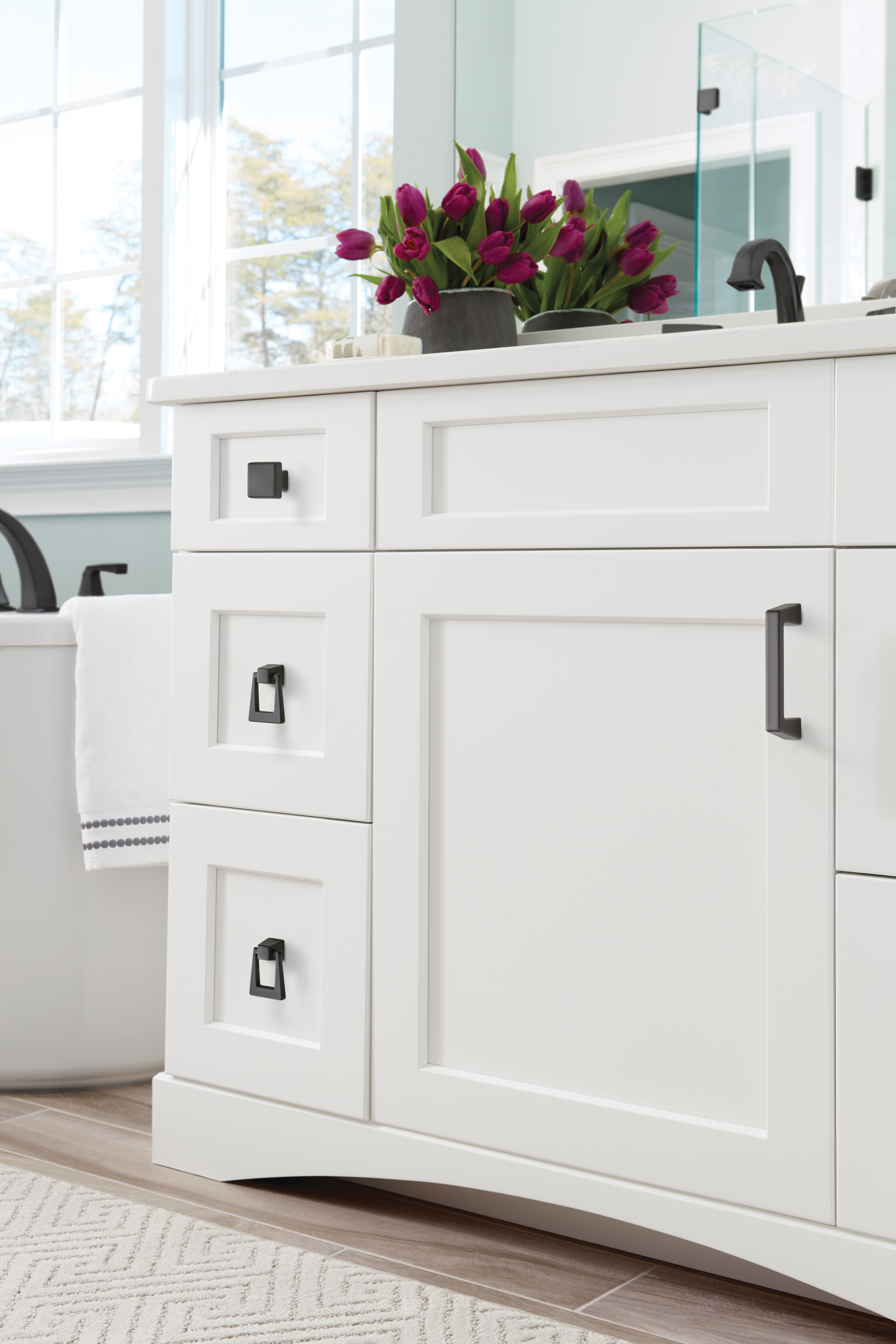 Amerock Lifestyle Black-Bronze_Knob-and-Pendants-and-Pull_Amerock_Cabinet-Hardware_Blackrock_BP55271BBR_BP55274BBR_BP55275BBR_Lifestyle_Bathroom_19