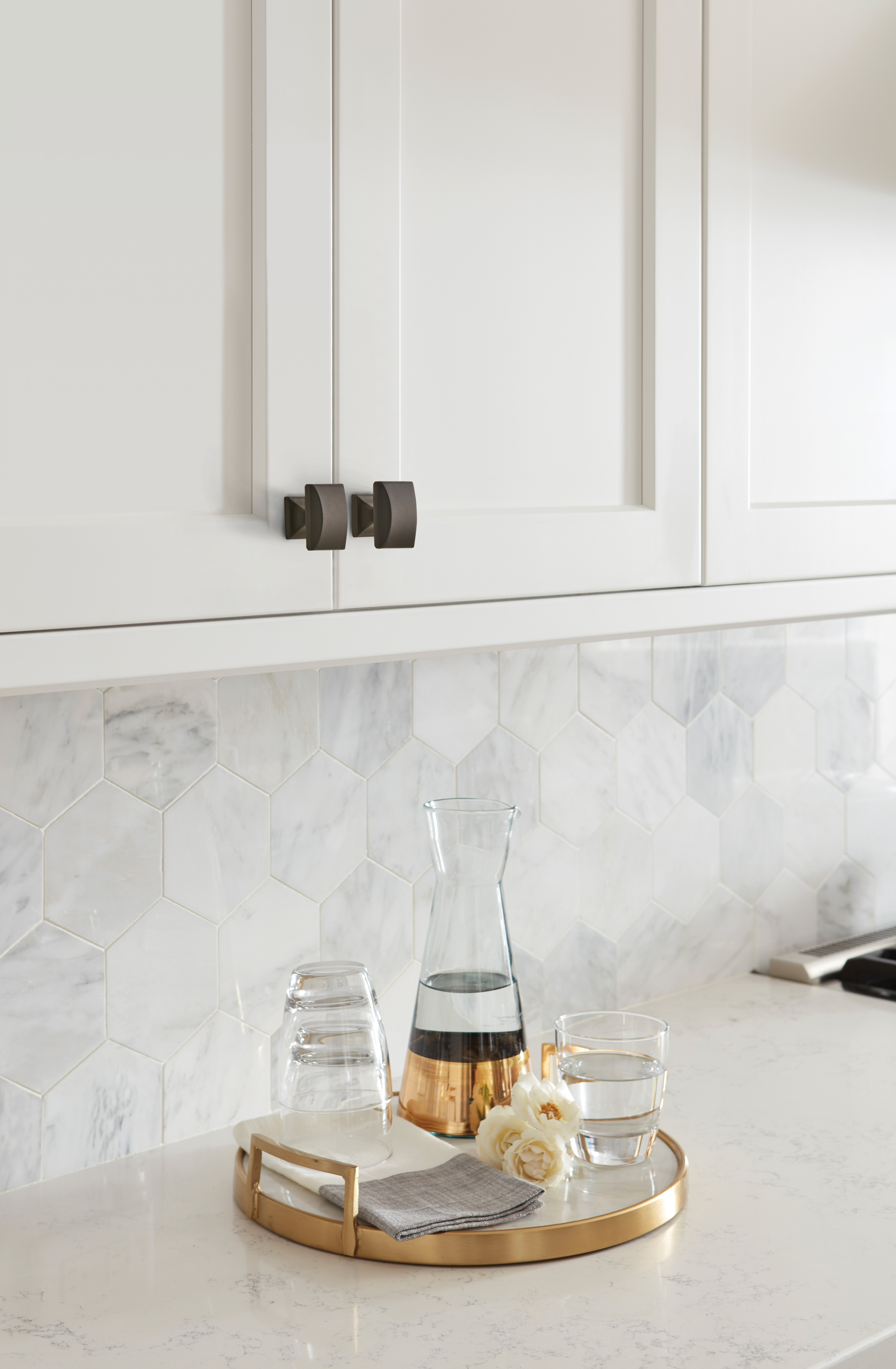 Amerock Lifestyle Black-Bronze_Knob_Amerock_Cabinet-Hardware_Candler_BP29368BBR_Lifestyle_Kitchen_19-1