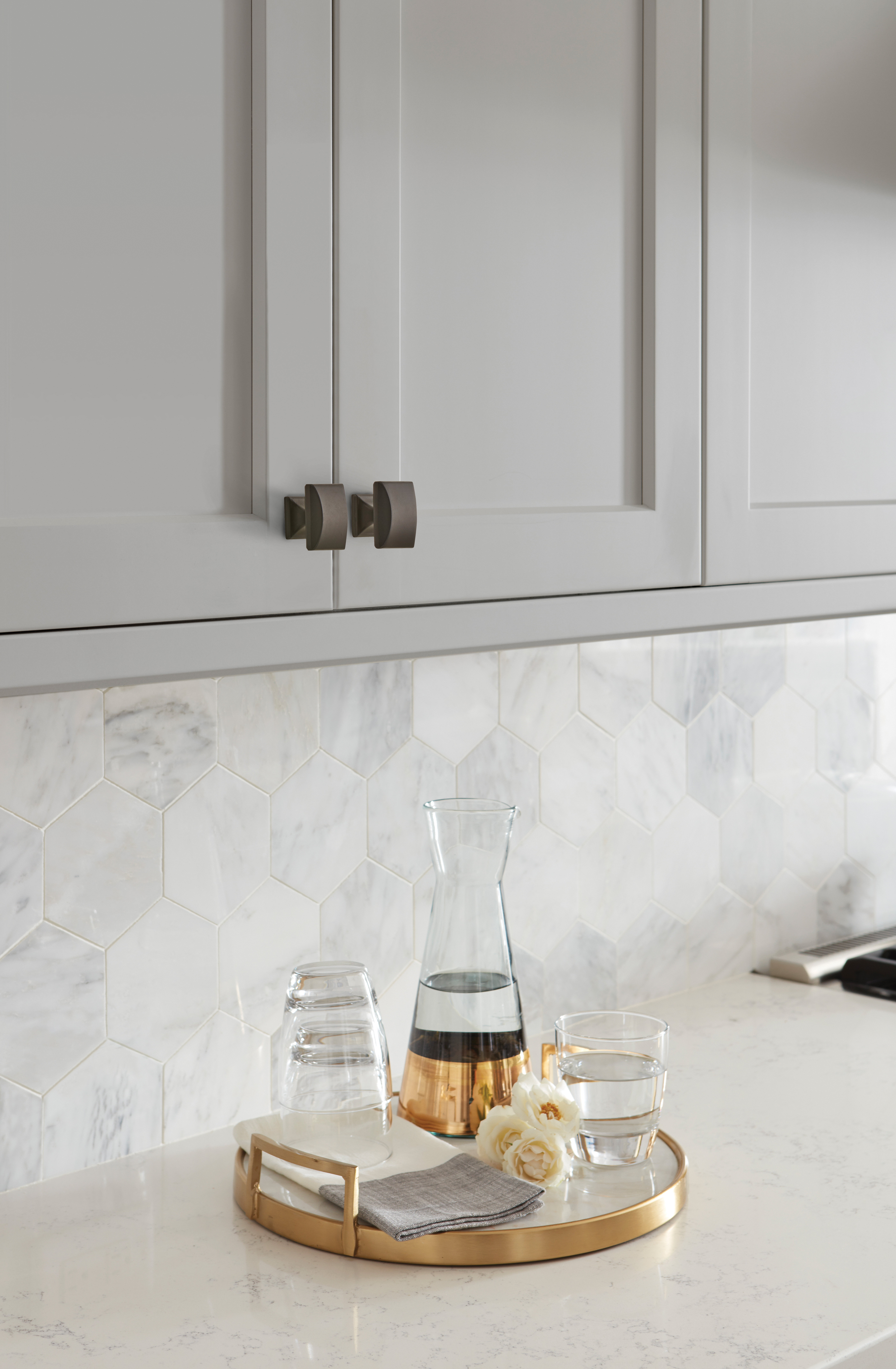 Amerock Lifestyle Black-Bronze_Knob_Amerock_Cabinet-Hardware_Candler_BP29368BBR_Lifestyle_Kitchen_19-2