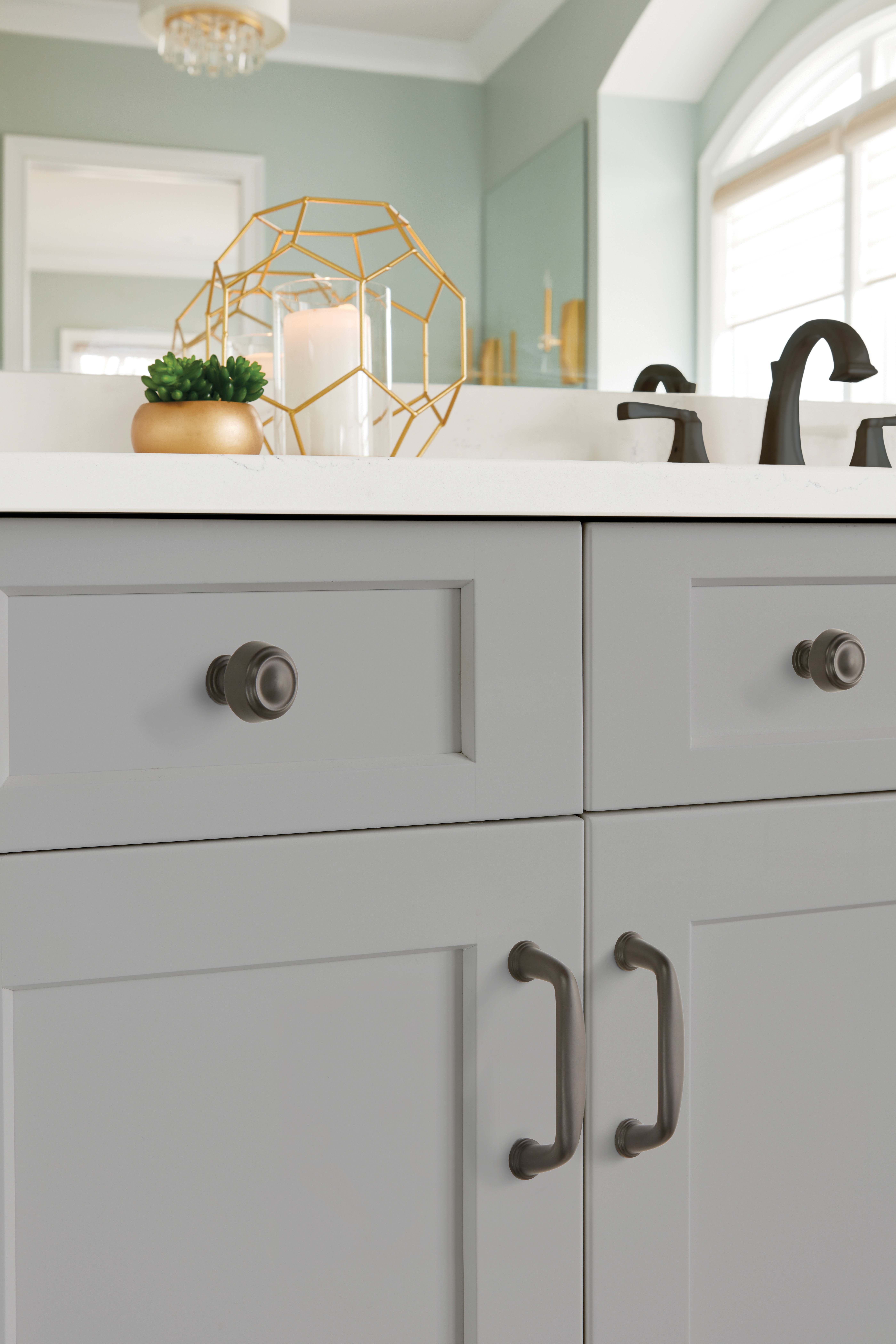 Amerock Lifestyle Black-Bronze_Knob_Amerock_Cabinet-Hardware_Kane_BP53700BBR_Lifestyle_Bathroom_19-2