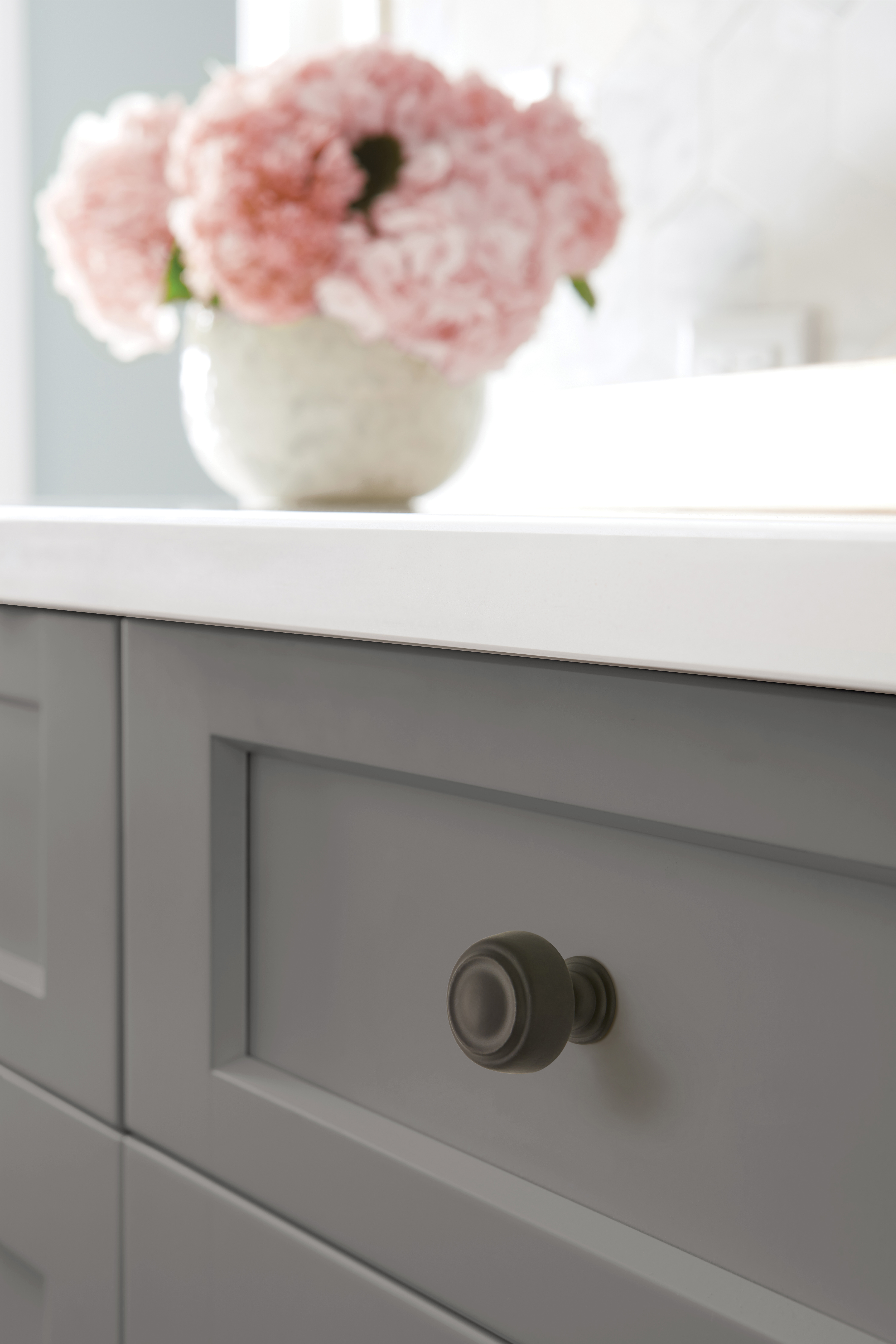 Amerock Lifestyle Black-Bronze_Knob_Amerock_Cabinet-Hardware_Kane_BP538072BBR_Lifestyle_Kitchen_19-2