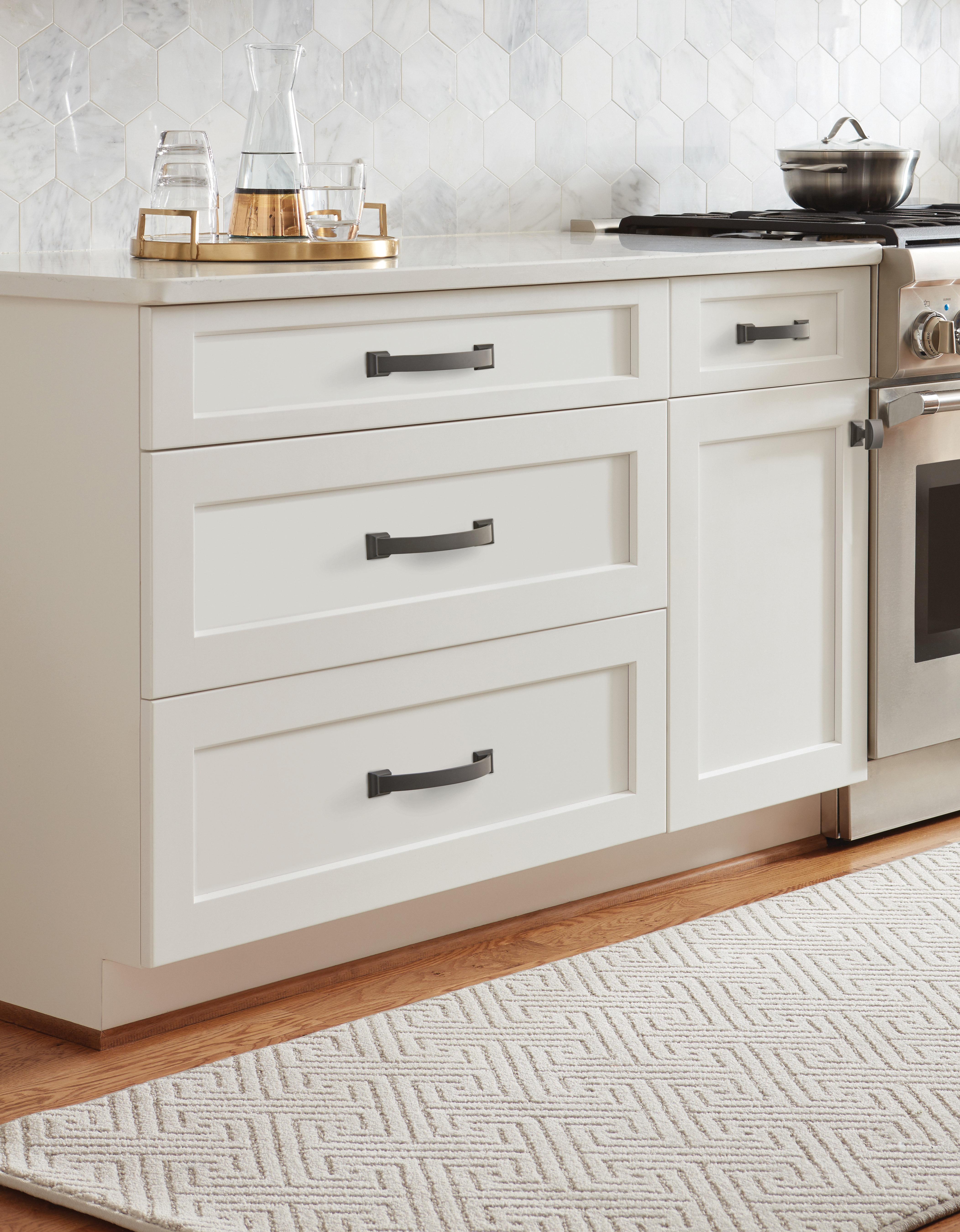 Amerock Lifestyle Black-Bronze_Pull_Amerock_Cabinet-Hardware_Candler_BP29363BBR_Lifestyle_Kitchen_19-1