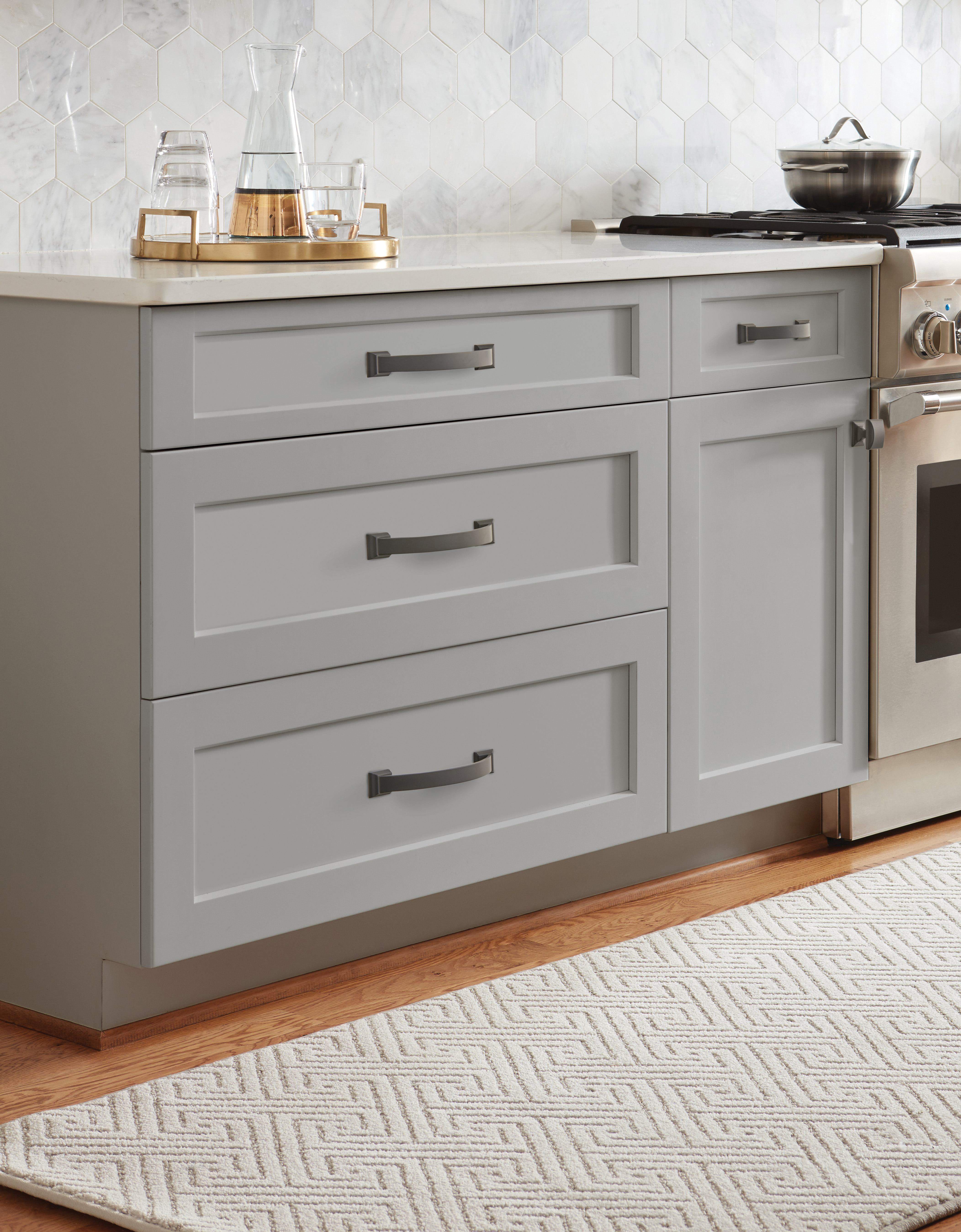 Amerock Lifestyle Black-Bronze_Pull_Amerock_Cabinet-Hardware_Candler_BP29363BBR_Lifestyle_Kitchen_19-2