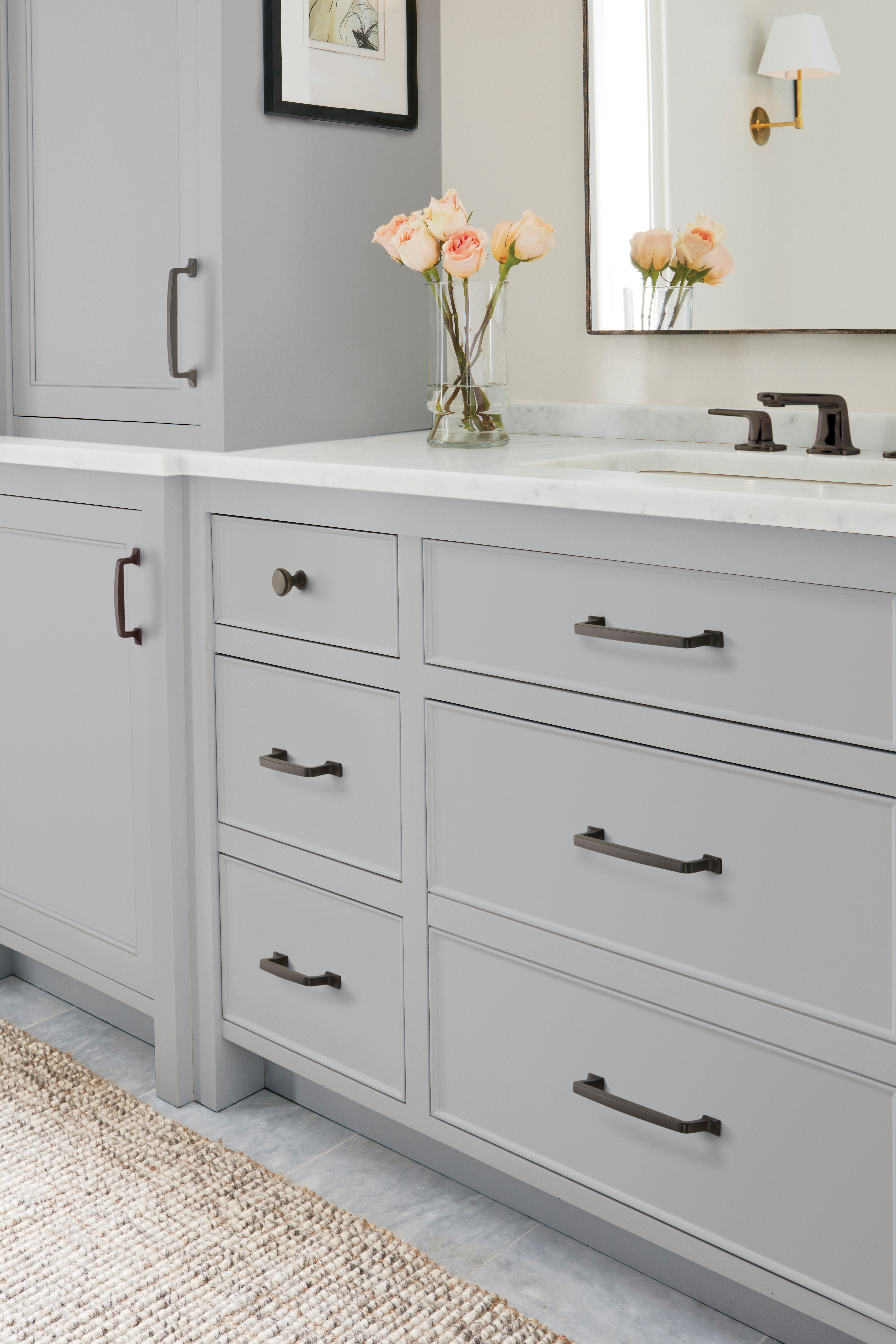 Amerock Lifestyle Black-Bronze_Pull_Amerock_Cabinet-Hardware_Westerly_BP53722BBR_Lifestyle_Bathroom_19-2