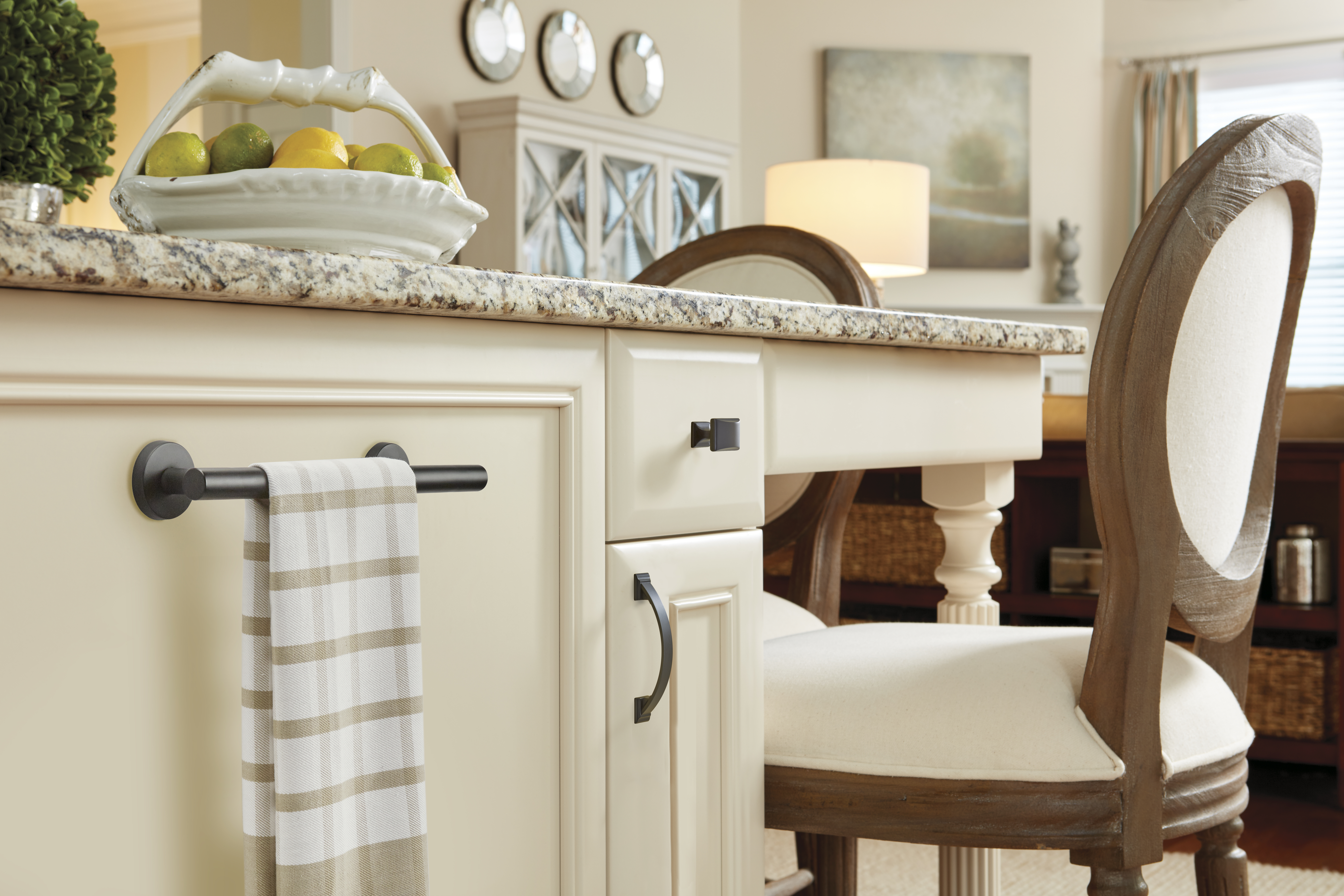 Amerock Lifestyle Black-Bronze_Towel-Bar-and-Knob-and-Pull_Amerock_Bath-Accessories-and-Cabinet-Hardware_Candler- Arrondi_BH26546MB-BP29368BBR-BP29355BBR_Kitchen_18