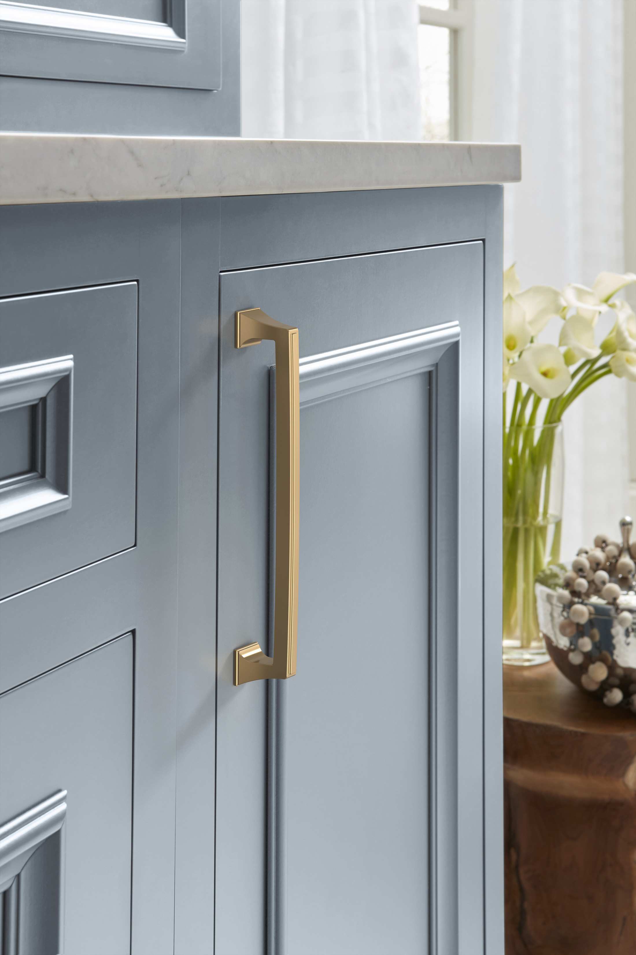 Amerock Lifestyle Champagne-Bronze_Pull_Amerock_Cabinet-Hardware_Mulholland_BP53535CZ_Bath_23