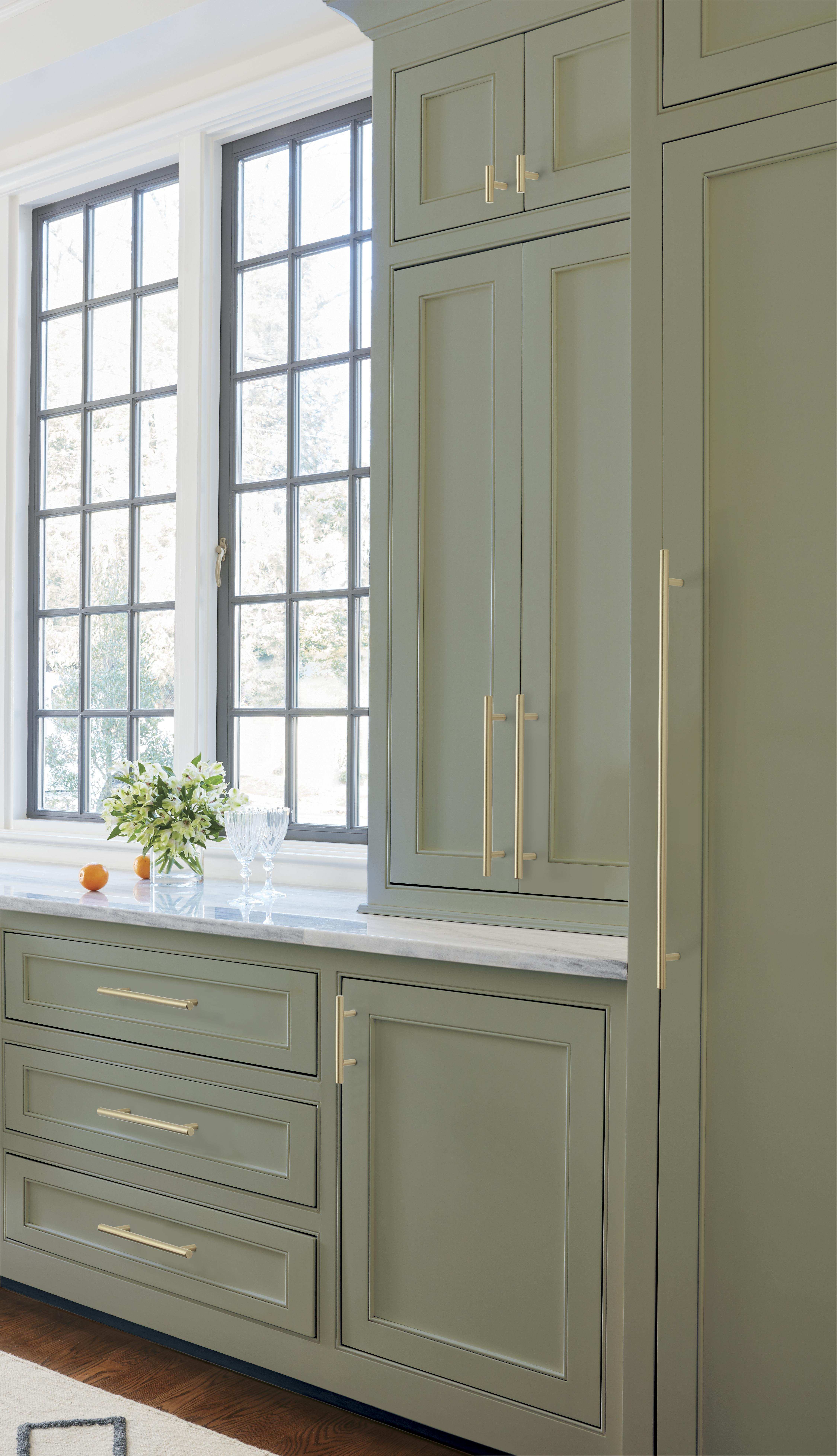 Amerock Lifestyle Golden-Champagne_Knobs-and-Pulls_Amerock_Cabinet-Hardware_Bar-Pulls_BP19009BBZ_BP40515BBZ_BP40517BBZ_BP40518BBZ_BP19016BBZ_Lifestyle_Kitchen_19_2