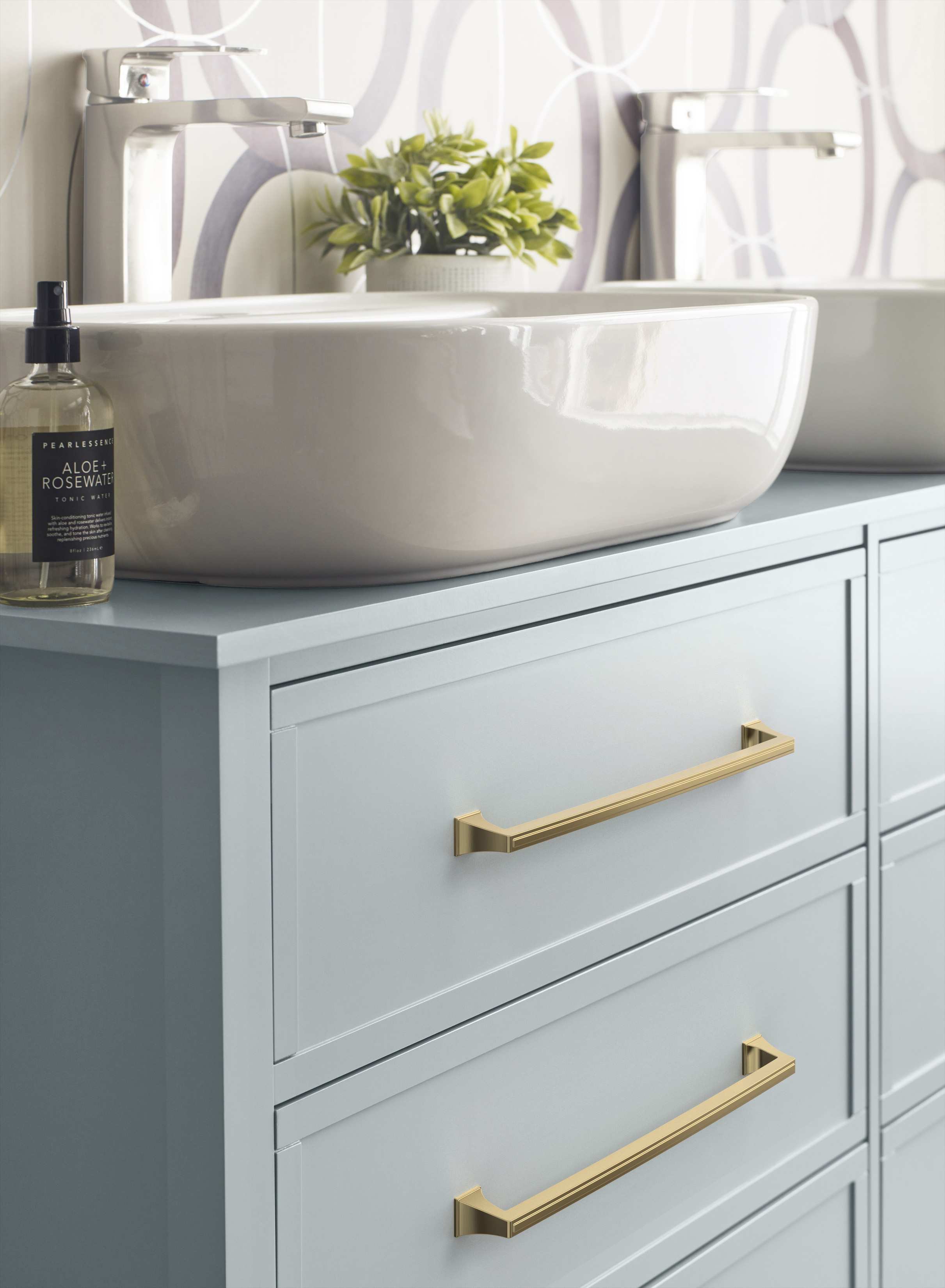 Amerock Lifestyle Golden-Champagne_Pull_Amerock_Cabinet-Hardware_Mulholland_BP53537BBZ_Bath_23