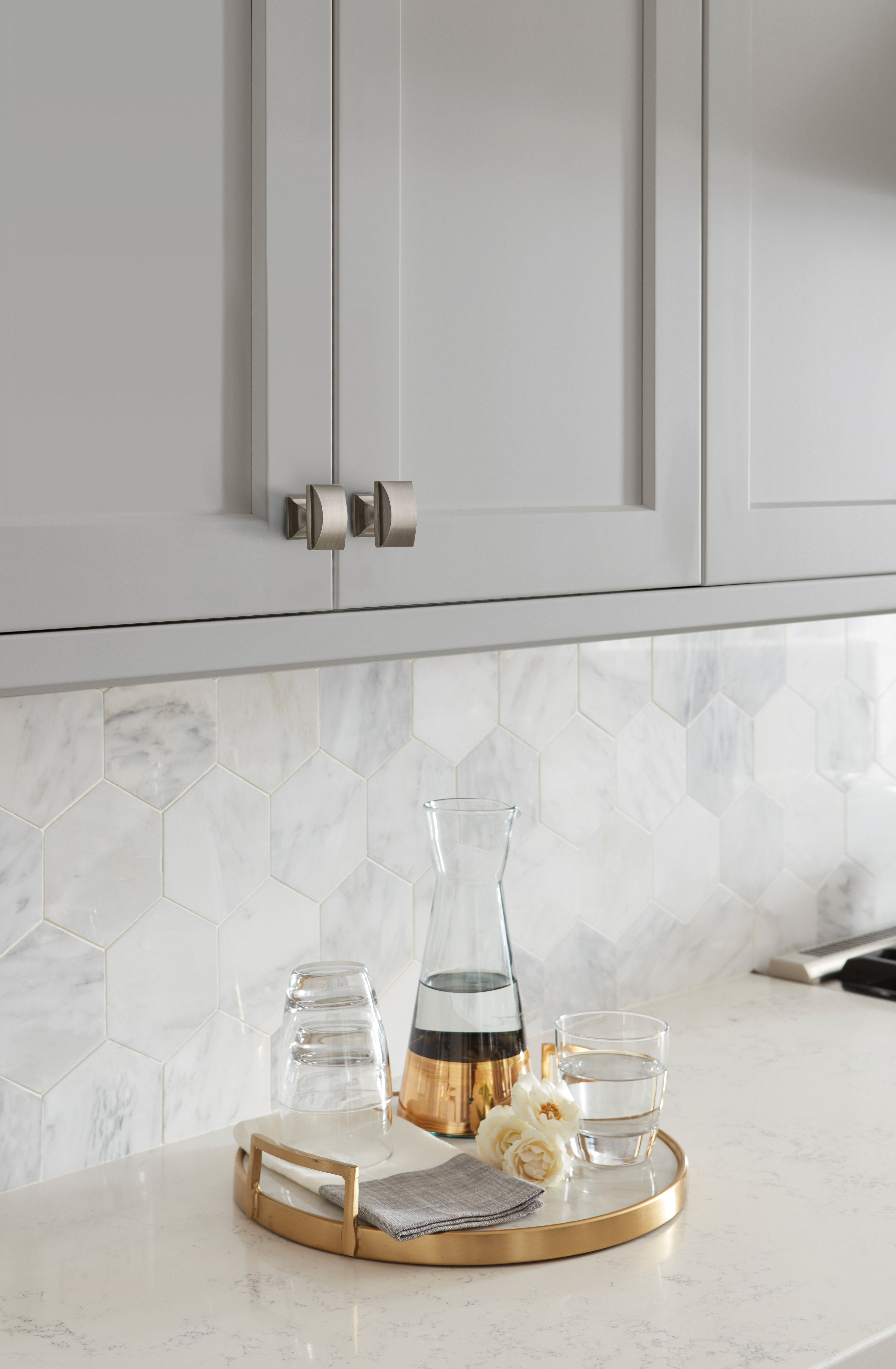 Amerock Lifestyle Gunmetal_Knob_Amerock_Cabinet-Hardware_Candler_BP29368GM_Lifestyle_Kitchen_19-2