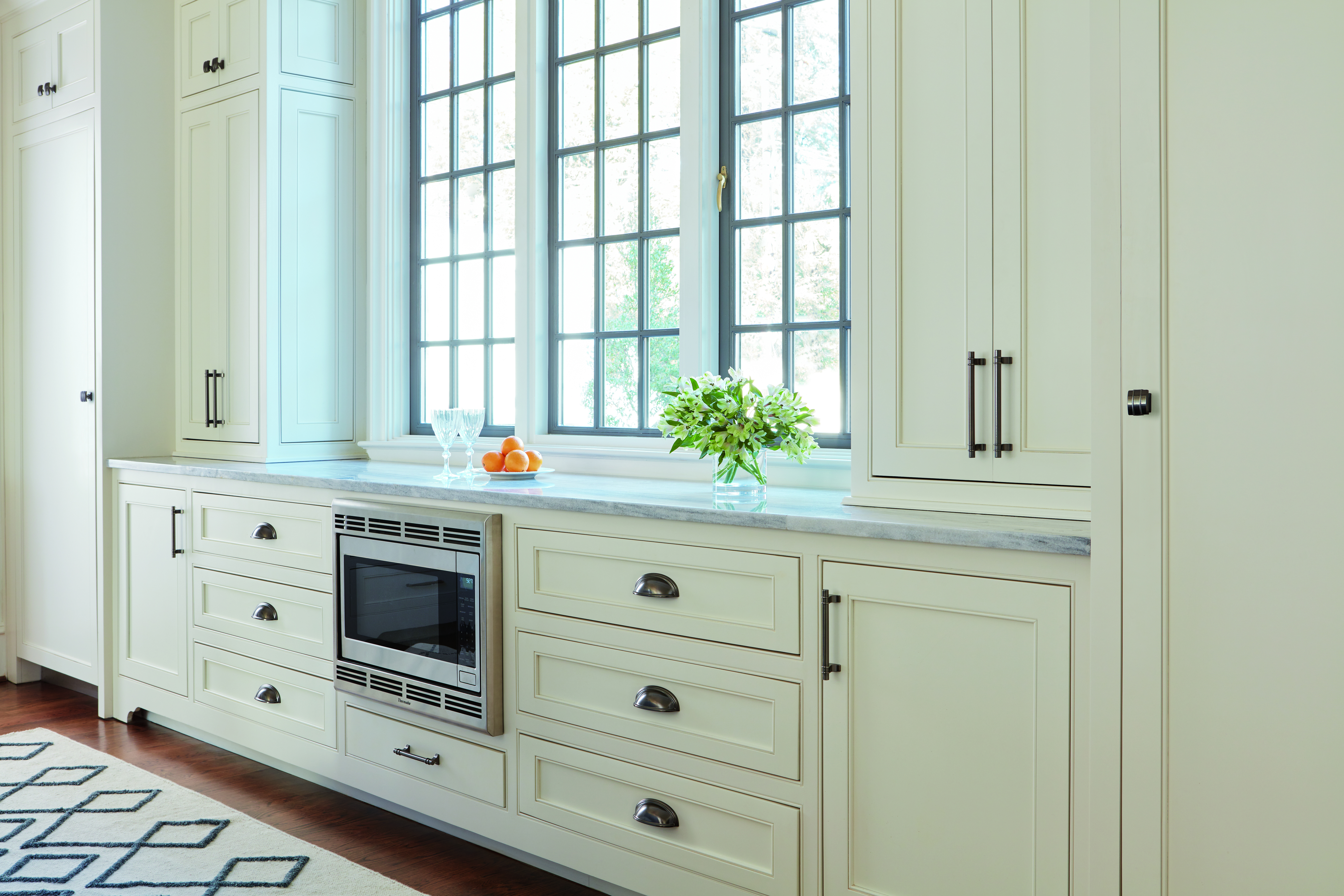 Amerock Lifestyle Ashby and Davenport Gunmetal Lifestyle (Horizontal)