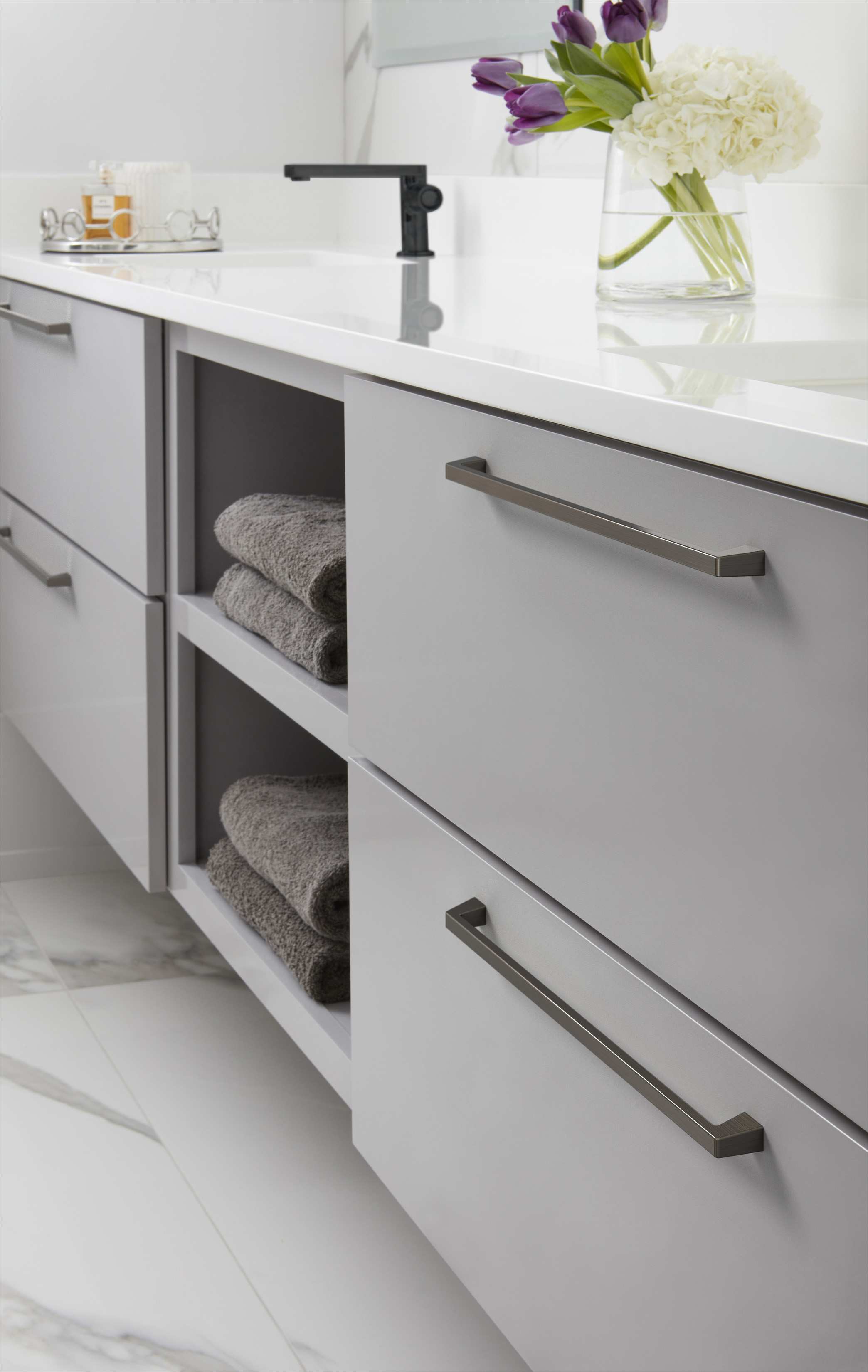Amerock Lifestyle Gunmetal_Pull_Amerock_Cabinet-Hardware_Blackrock_BP55284GM_Bath_23