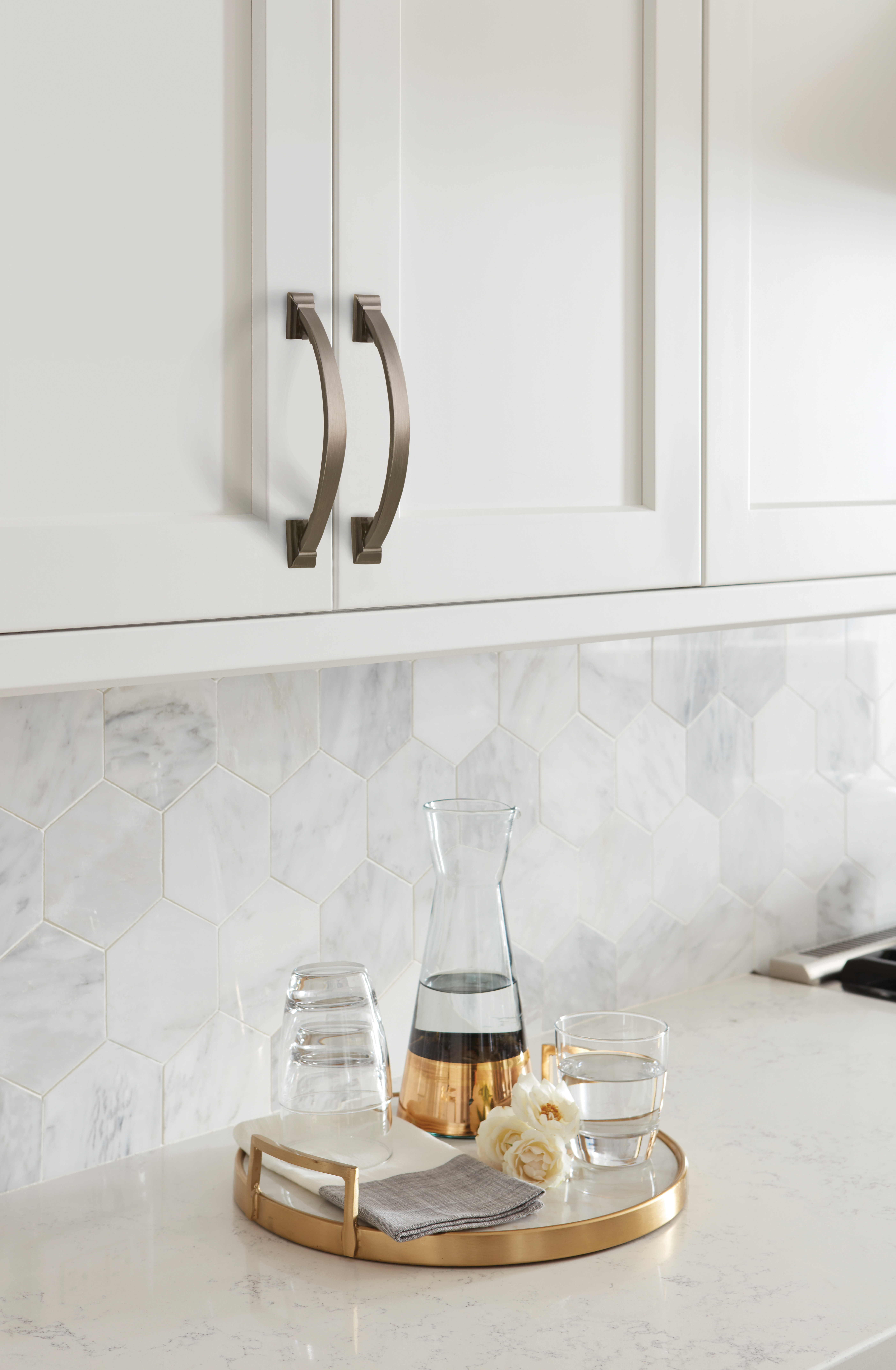 Amerock Lifestyle Gunmetal_Pull_Amerock_Cabinet-Hardware_Candler_BP29355GM_Lifestyle_Kitchen_19-1