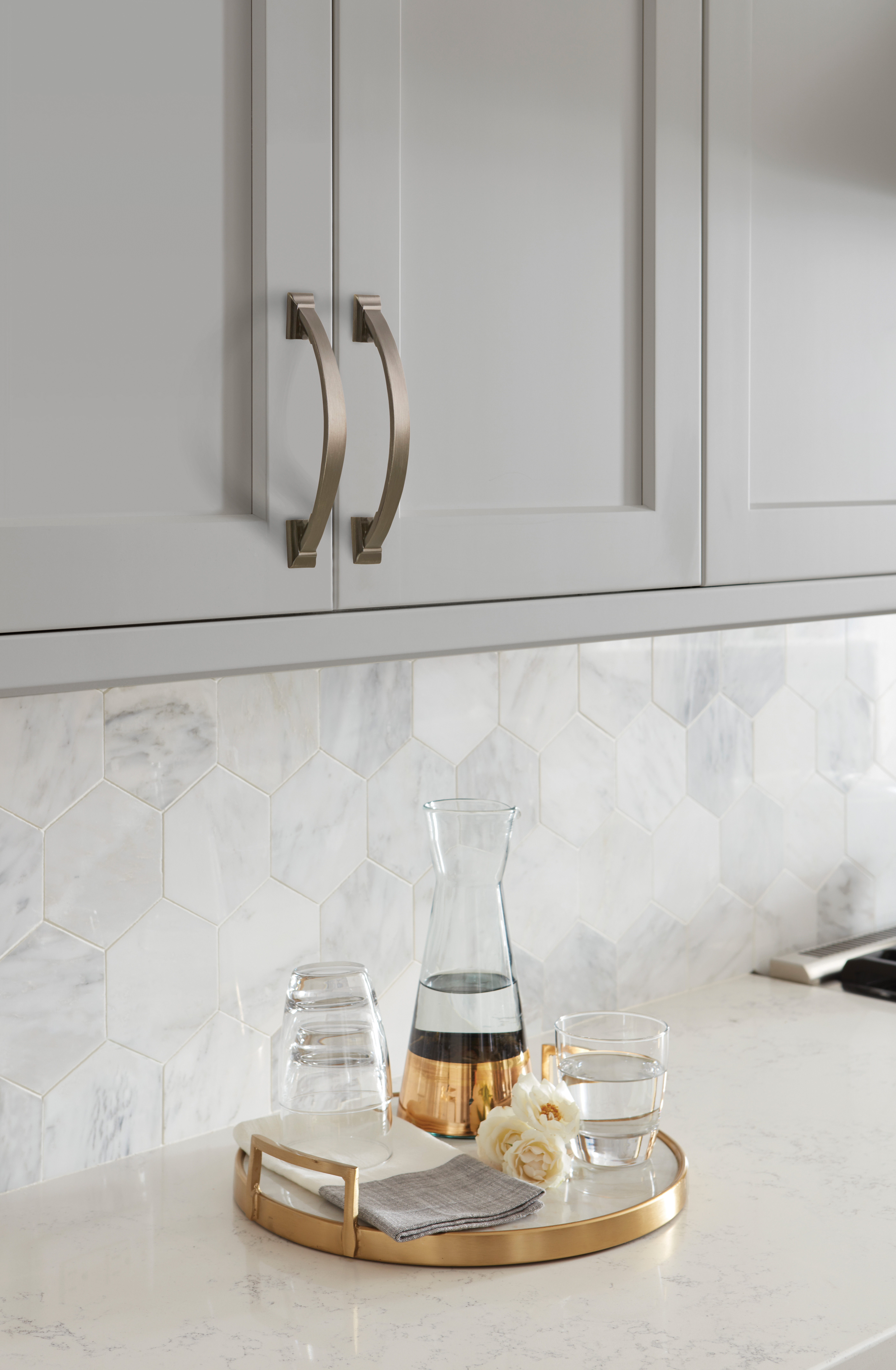 Amerock Lifestyle Gunmetal_Pull_Amerock_Cabinet-Hardware_Candler_BP29355GM_Lifestyle_Kitchen_19-2