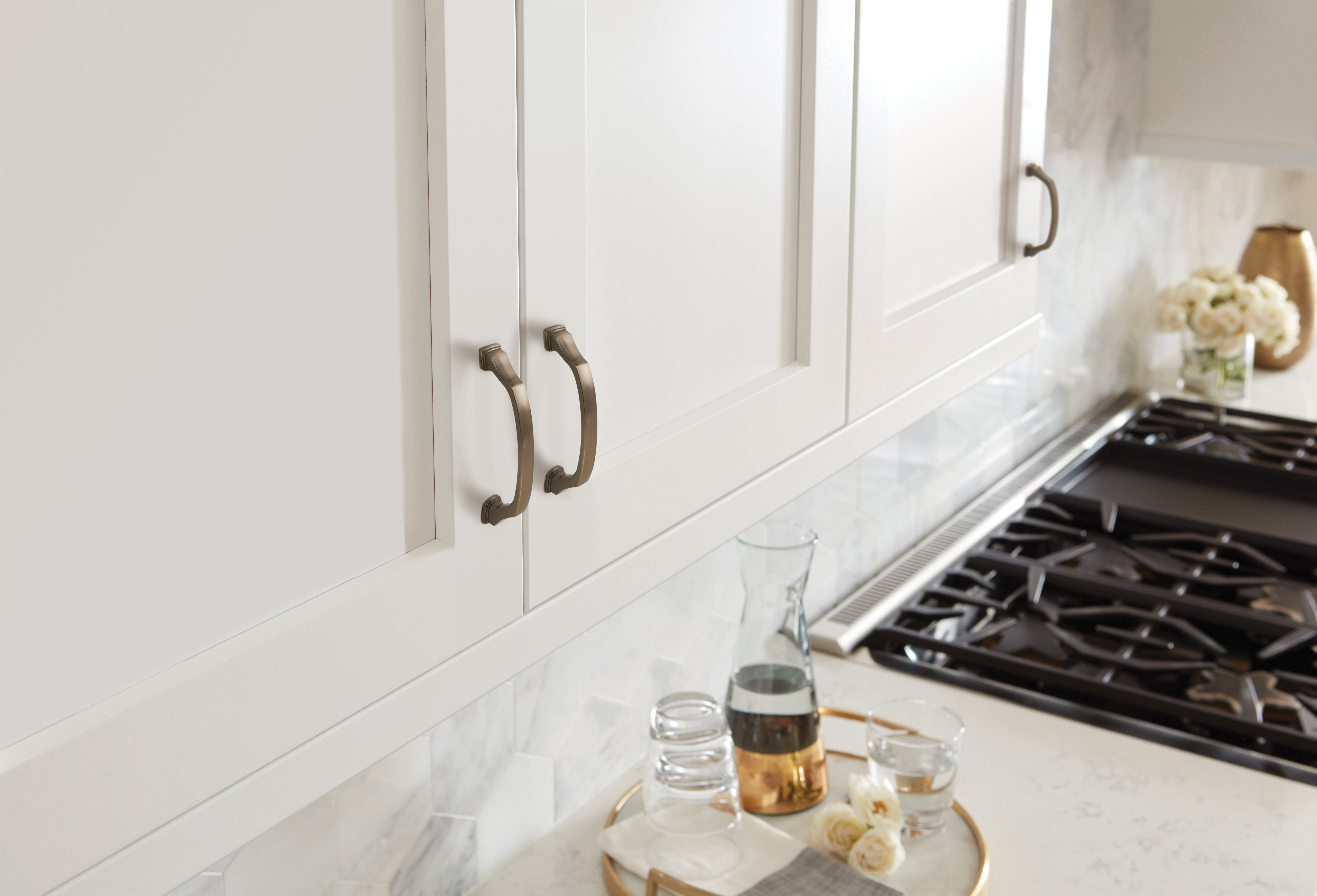 Amerock Lifestyle Gunmetal_Pull_Amerock_Cabinet-Hardware_Revitalize_BP55344GM_Lifestyle_Kitchen_19-1