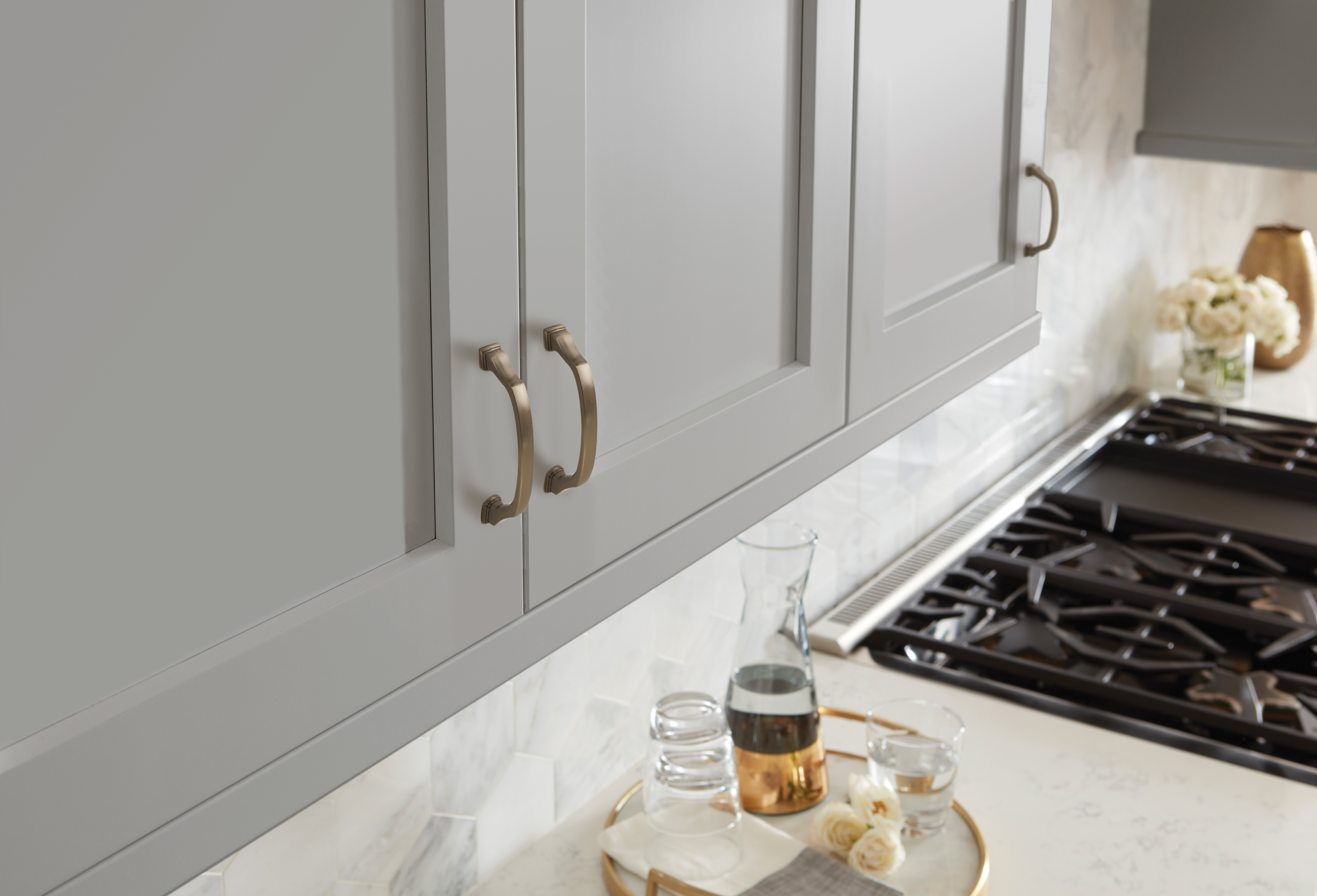 Amerock Lifestyle Gunmetal_Pull_Amerock_Cabinet-Hardware_Revitalize_BP55344GM_Lifestyle_Kitchen_19-2