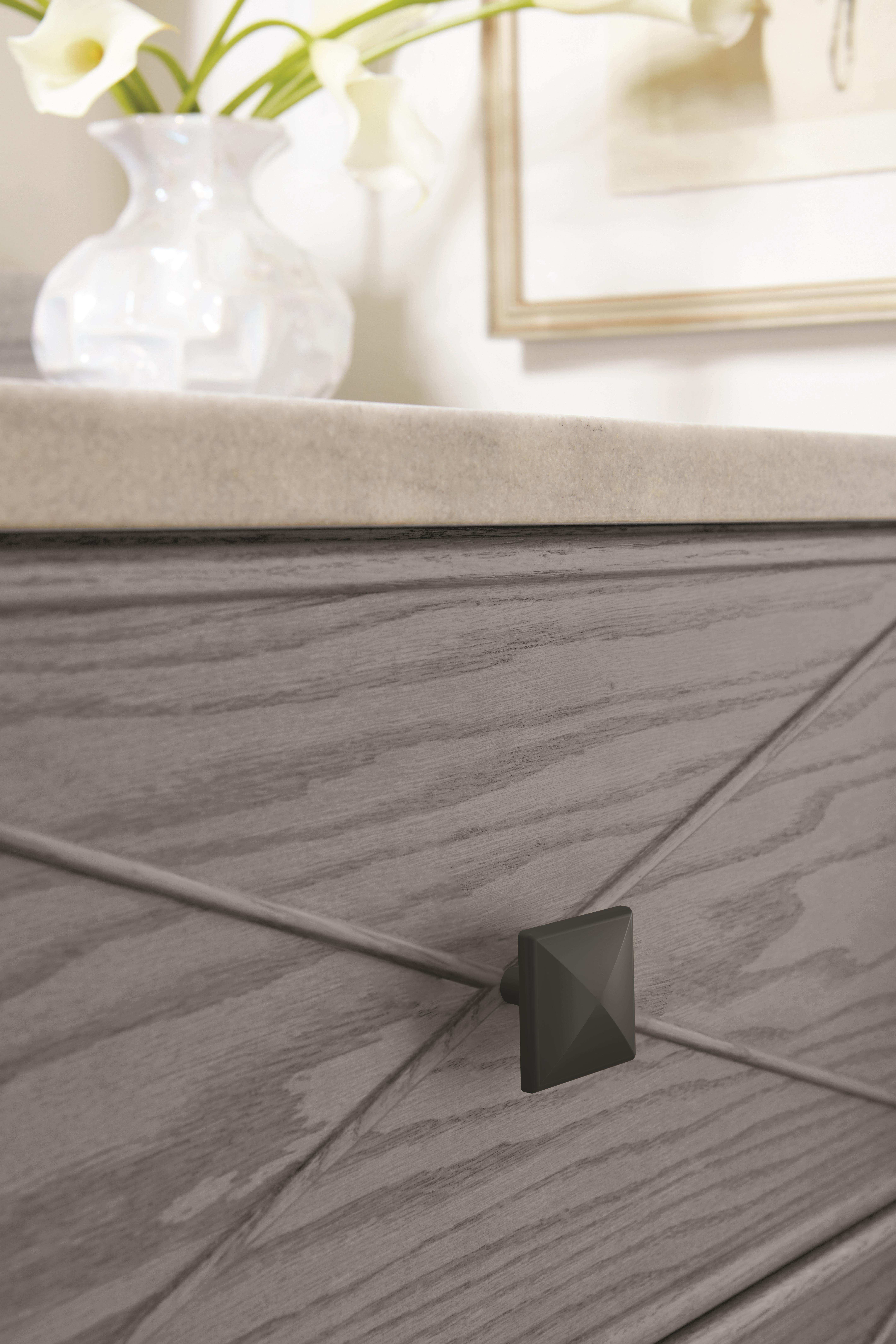 Amerock Lifestyle Matte-Black_Knob_Amerock_Cabinet-Hardware_Extensity_BP29398FB_Lifestyle_19.jpg