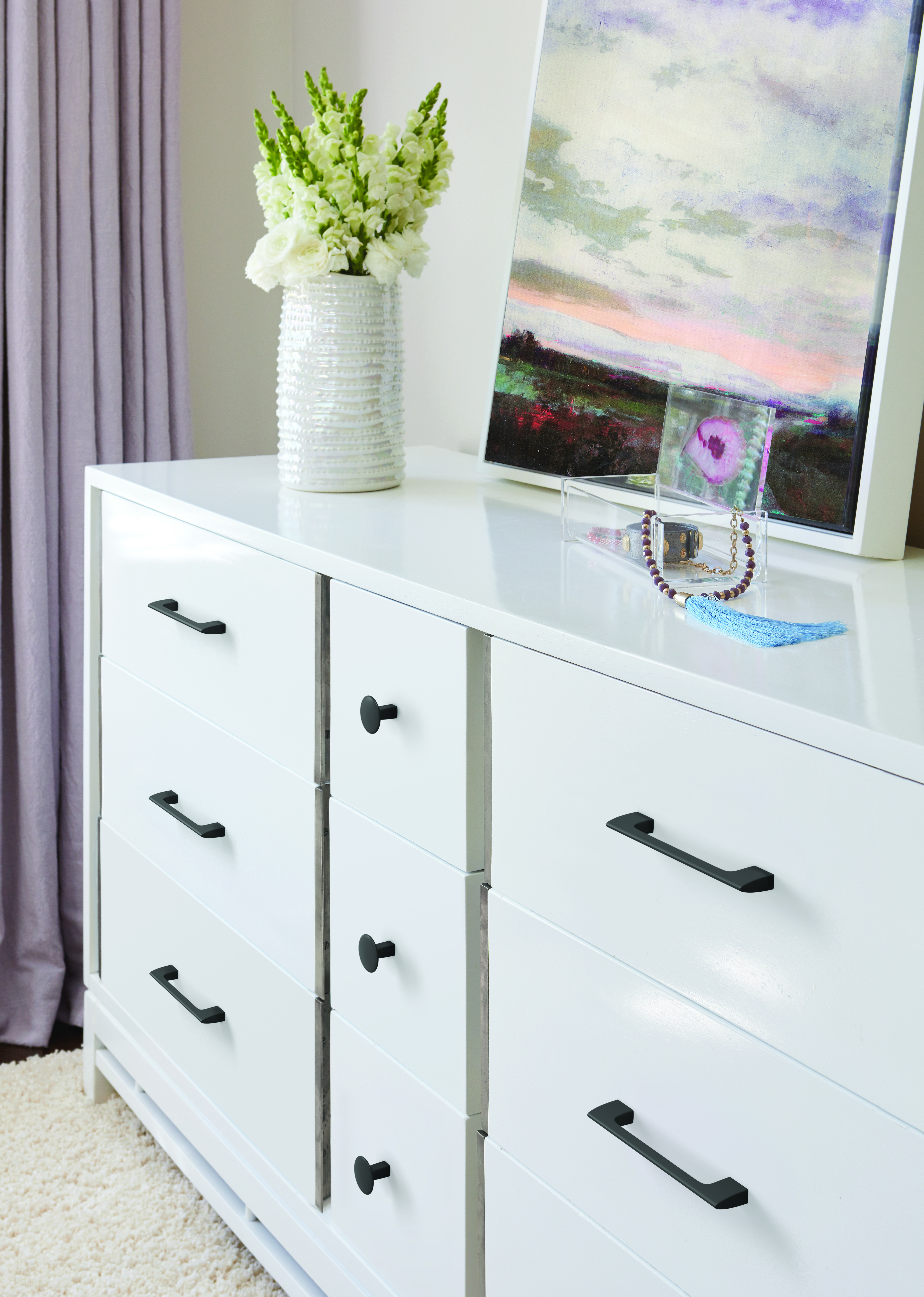 Amerock Lifestyle Matte-Black_Knob_Amerock_Cabinet-Hardware_Riva_BP55362MB_Lifestyle_19-1