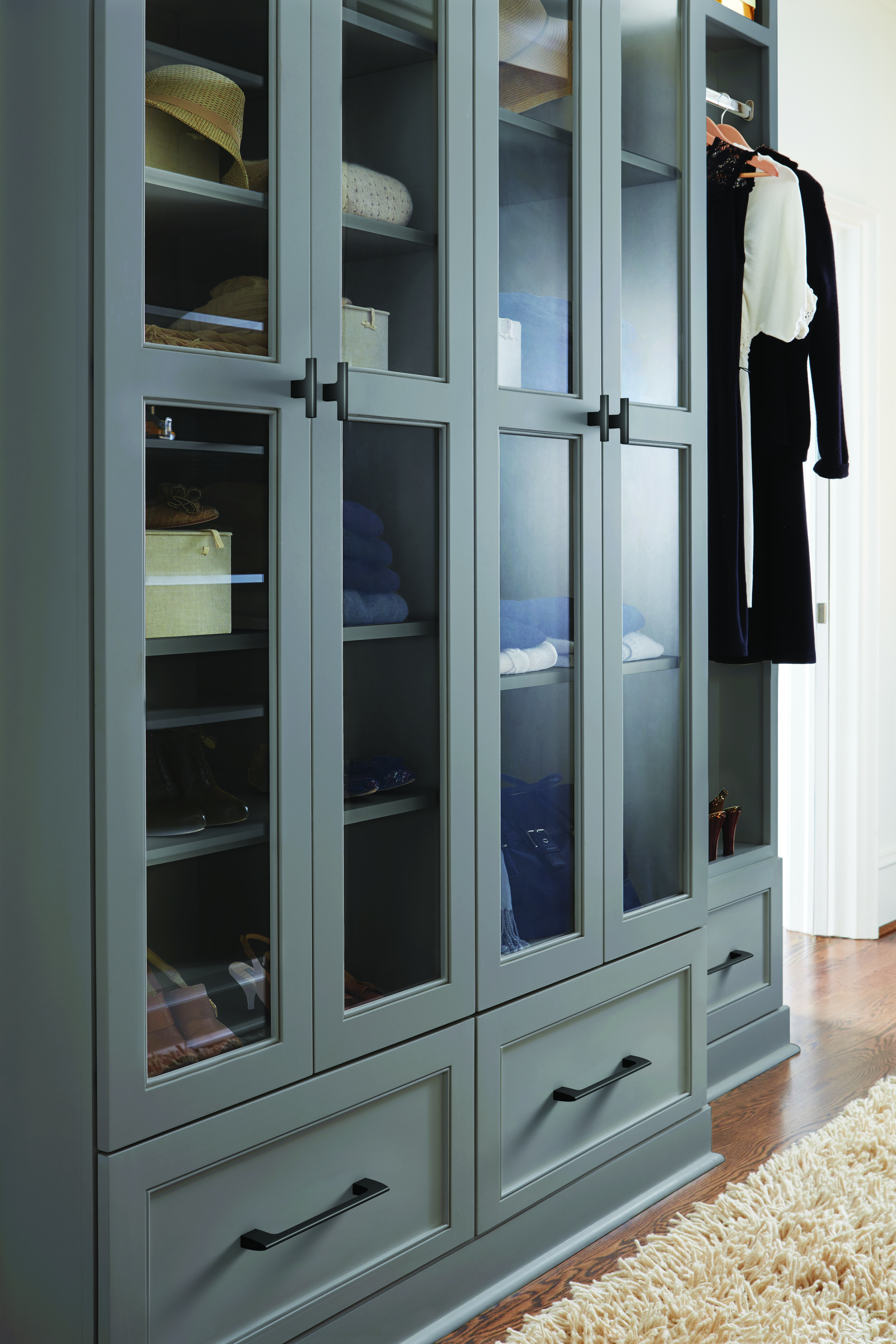 Amerock Lifestyle Matte-Black_Pull_Amerock_Cabinet-Hardware_Riva_BP55368MB_Lifestyle_19-2