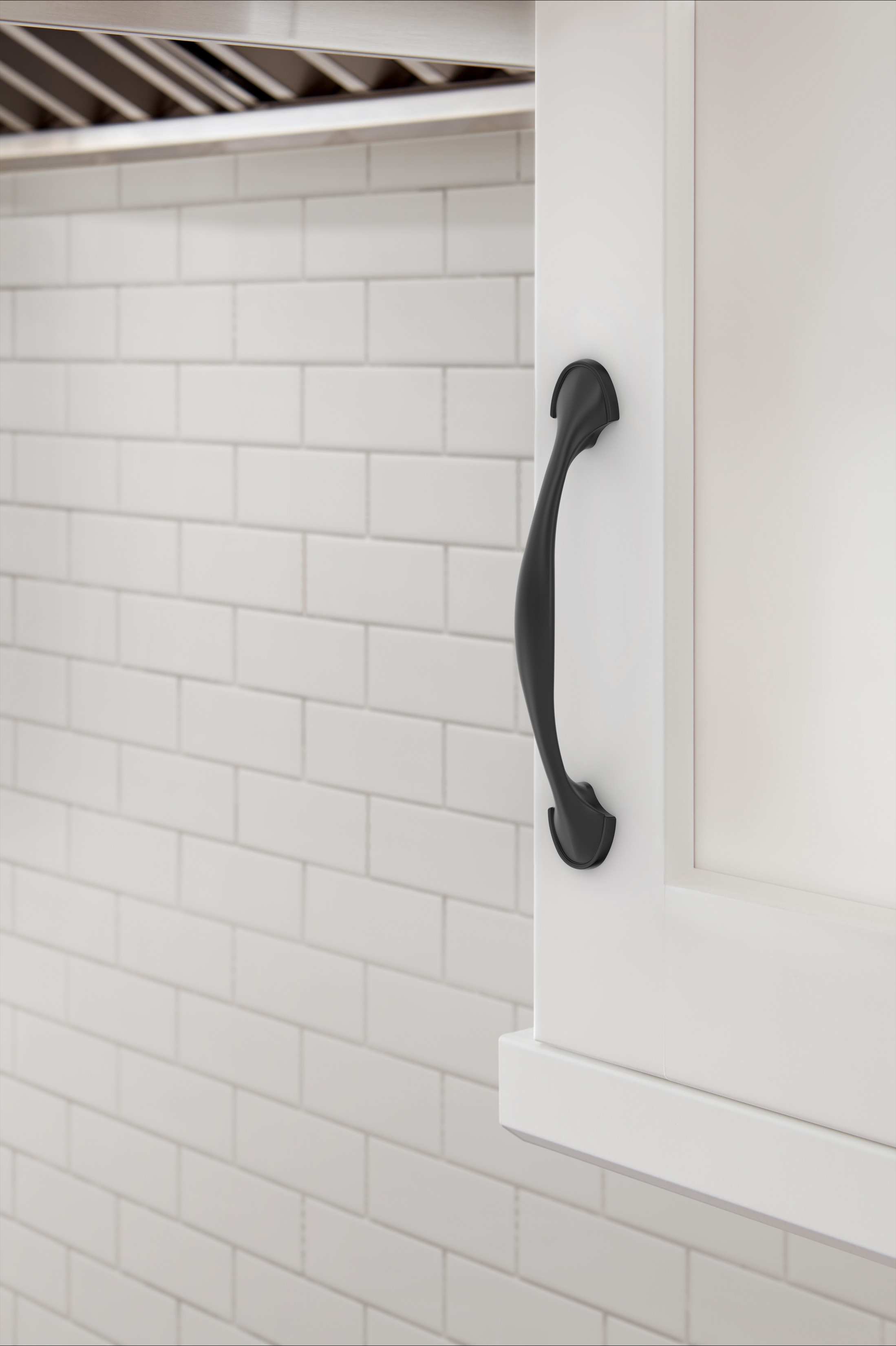 Amerock Lifestyle Matte-Black_Pull_Everyday-Basics_Cabinet-Hardware_BP37220FB_Kitchen_23