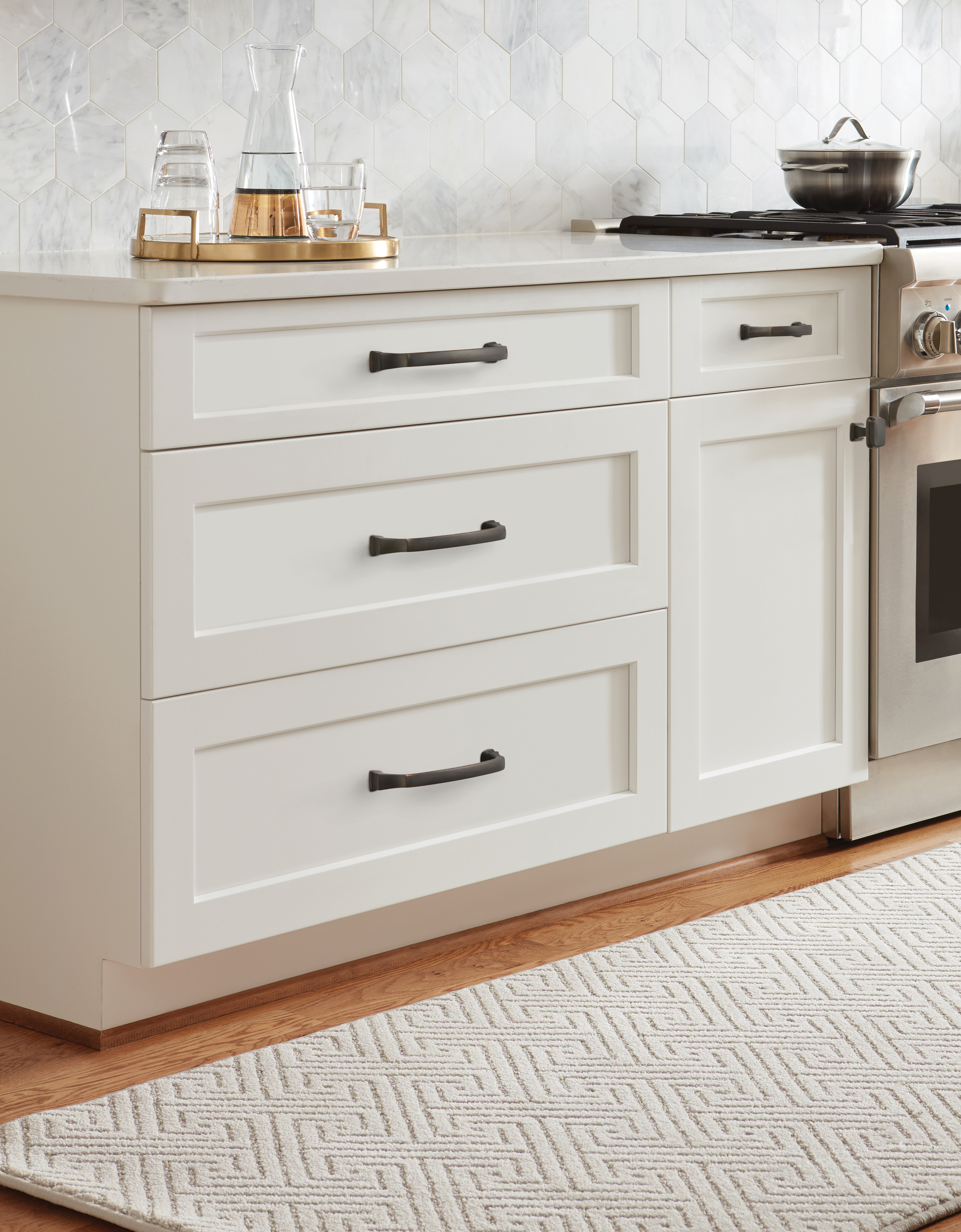 Amerock Lifestyle Oil-Rubbed-Bronze_Knob_Amerock_Cabinet-Hardware_Revitalize_BP55340ORB_Lifestyle_Kitchen_19-1