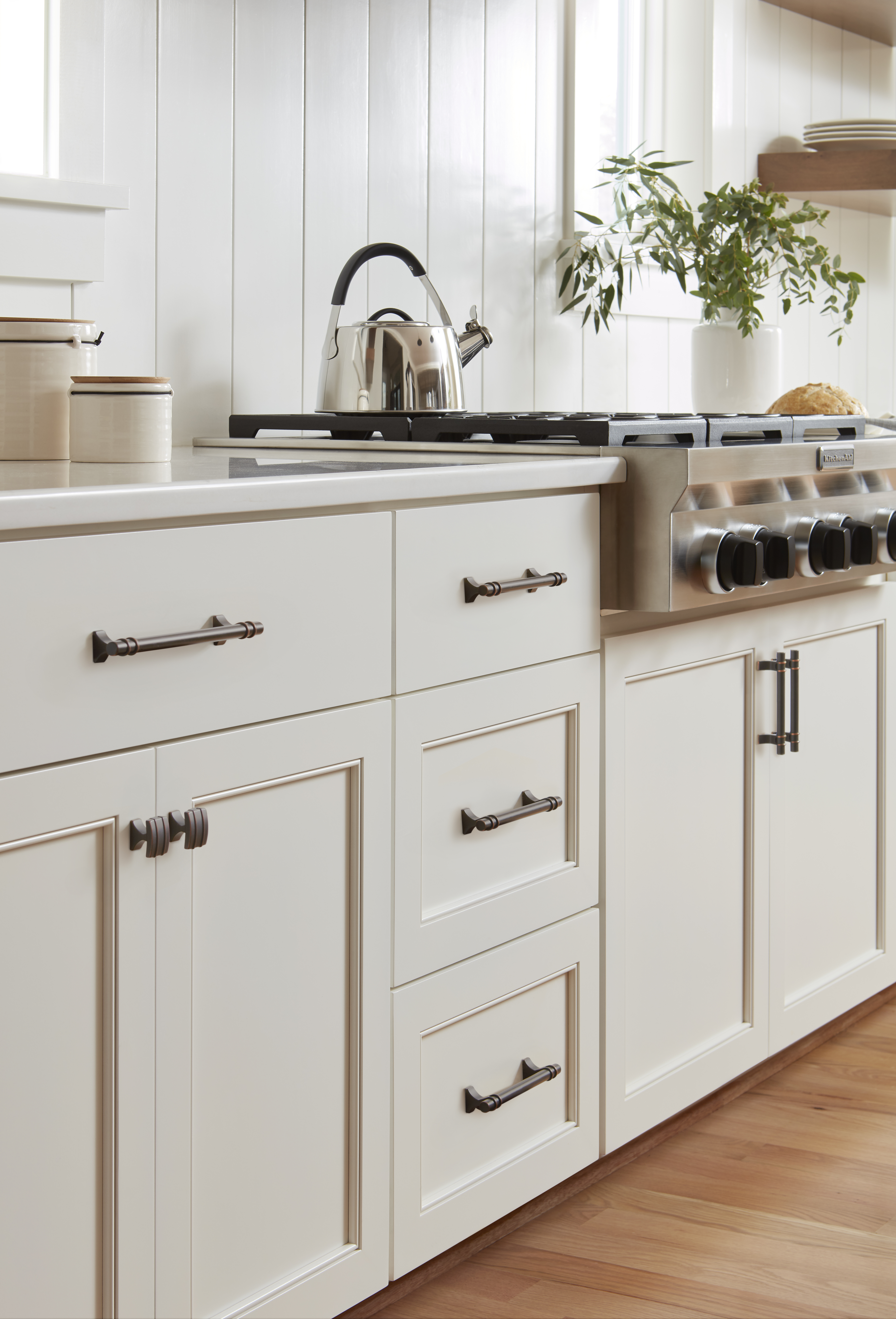 Amerock Lifestyle Oil-Rubbed-Bronze_Knobs_Amerock_Cabinet-Hardware_Davenport_BP36601ORB_Kitchen_20_4