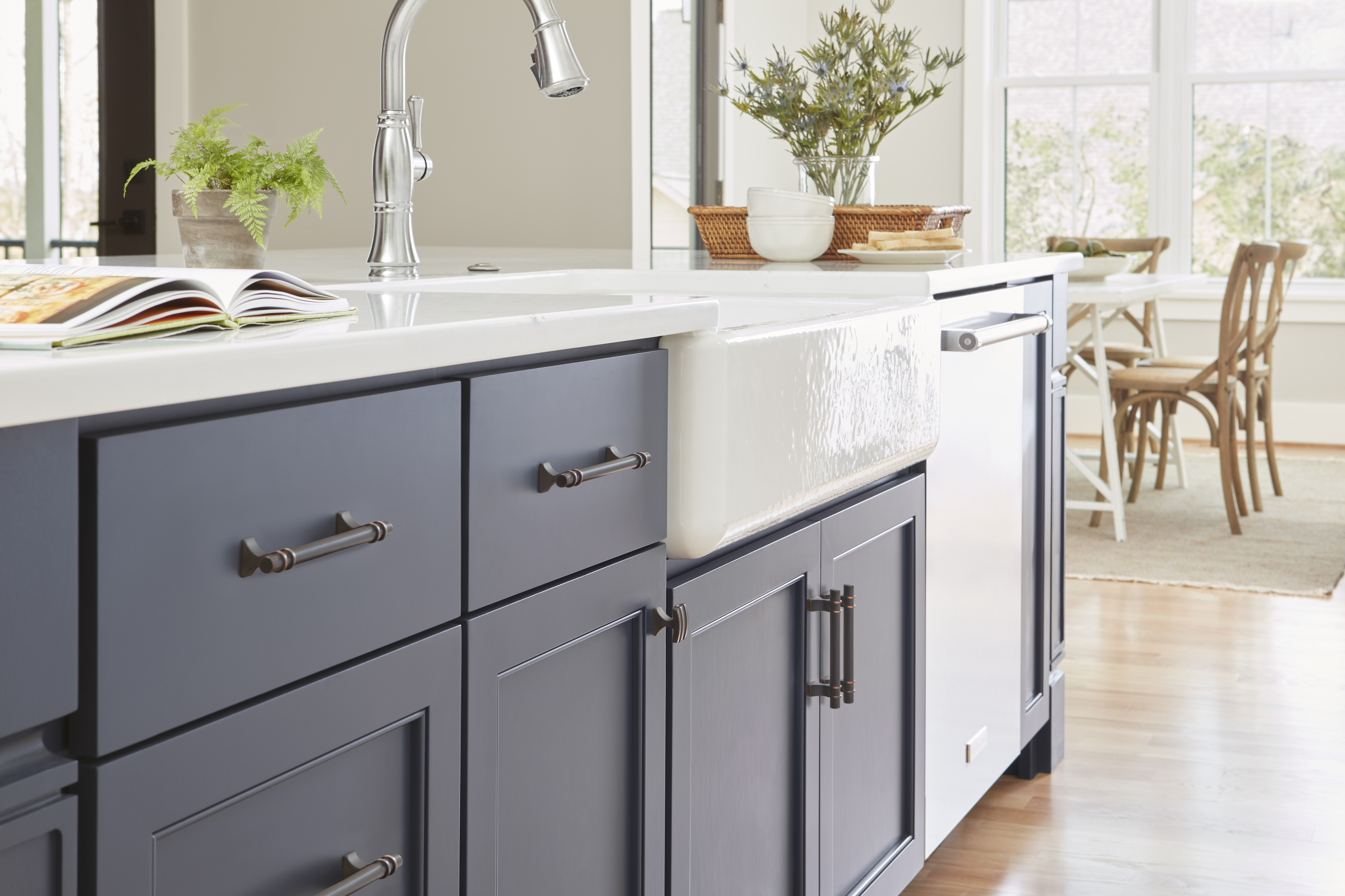 Amerock Lifestyle Oil-Rubbed-Bronze_Knobs_Amerock_Cabinet-Hardware_Davenport_BP36601ORB_Kitchen_20_8