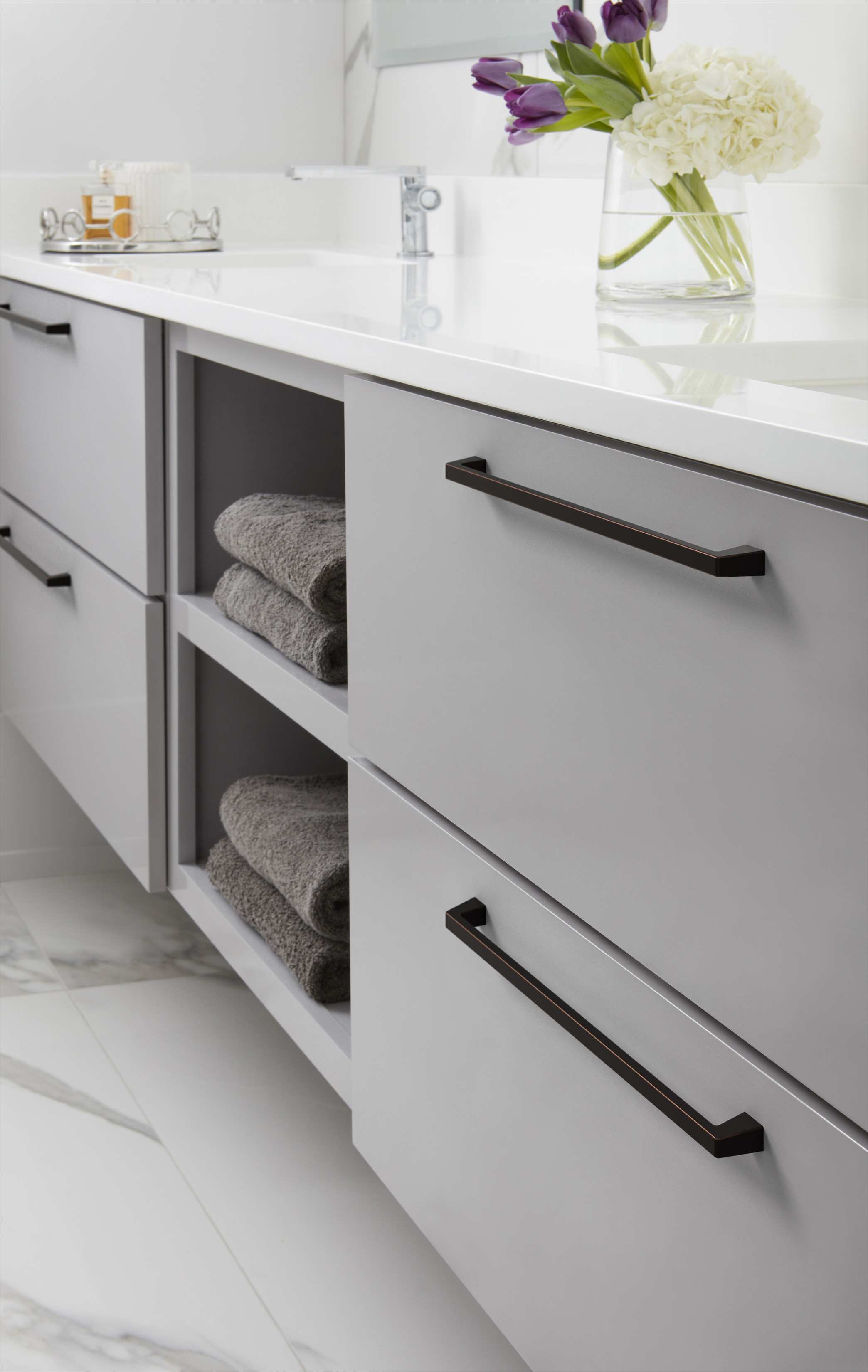 Amerock Lifestyle Oil-Rubbed-Bronze_Pull_Amerock_Cabinet-Hardware_Blackrock_BP55284ORB_Bath_23