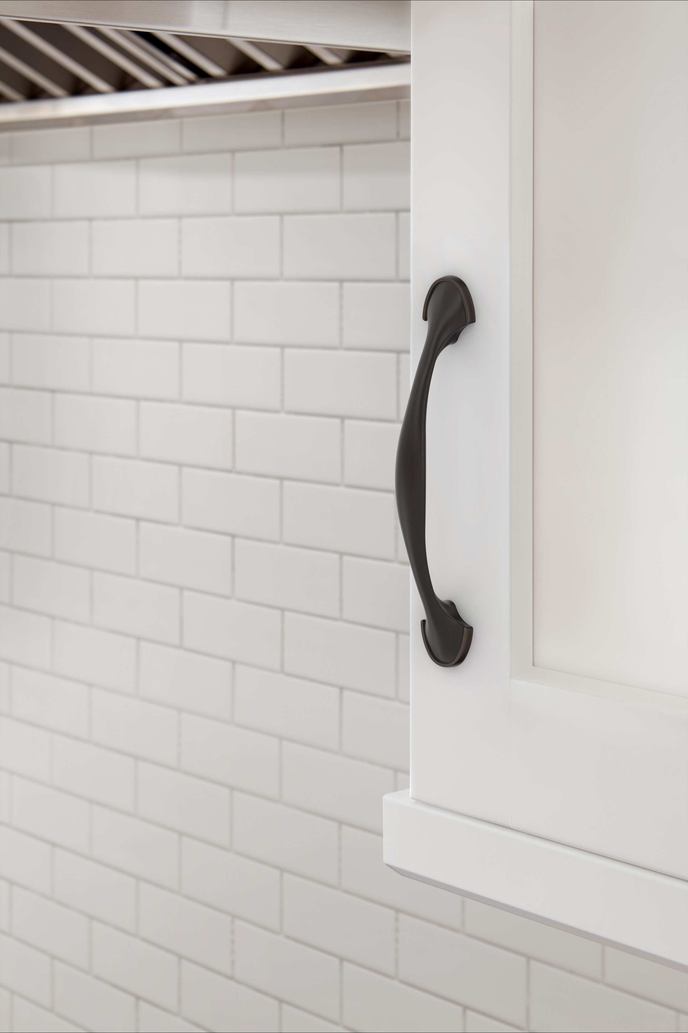Amerock Lifestyle Oil-Rubbed-Bronze_Pull_Everyday-Basics_Cabinet-Hardware_BP37220ORB_Kitchen_23