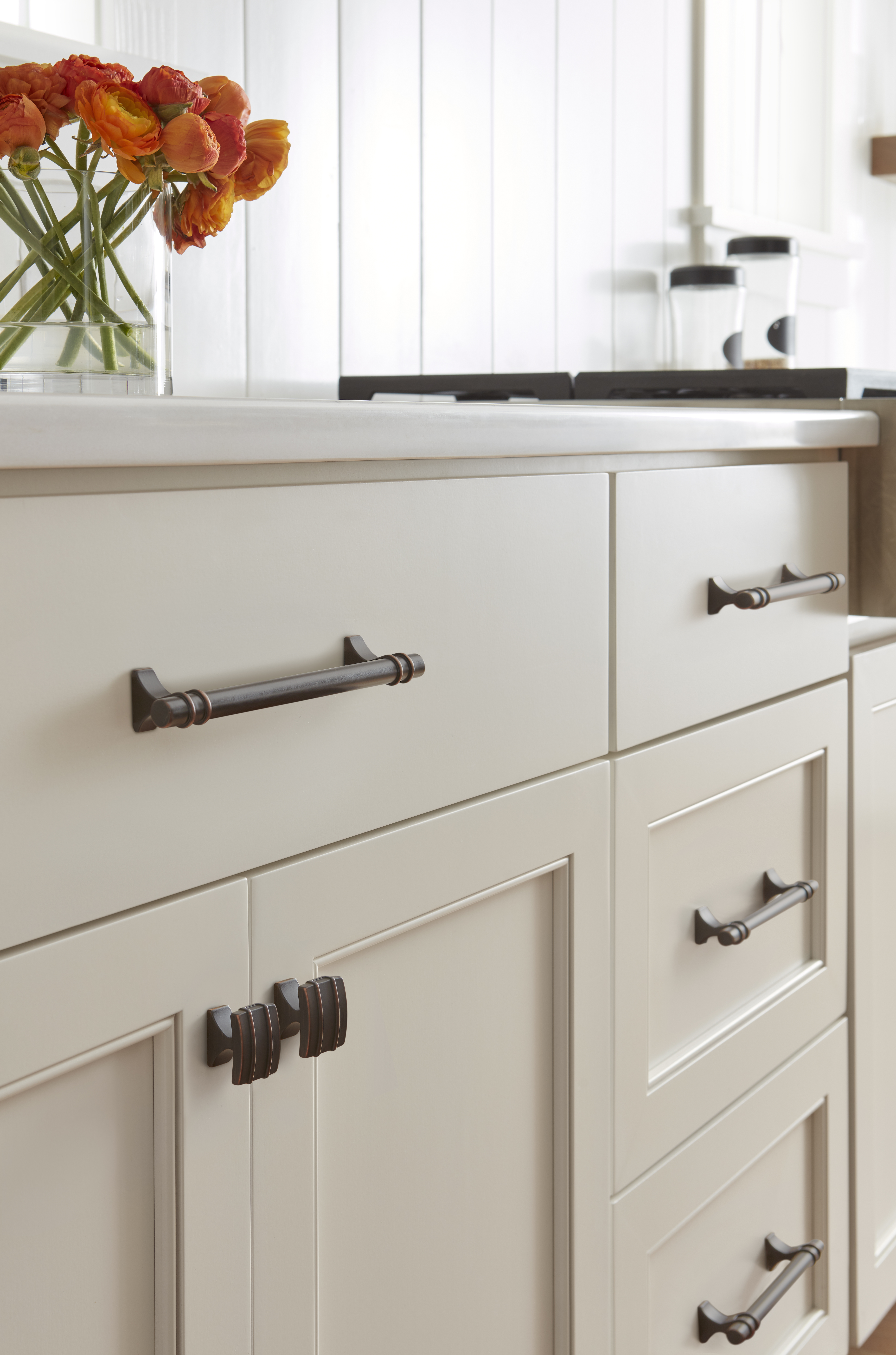 Amerock Lifestyle Oil-Rubbed-Bronze_Pulls_Amerock_Cabinet-Hardware_Davenport_BP36606ORB_Kitchen_20_5