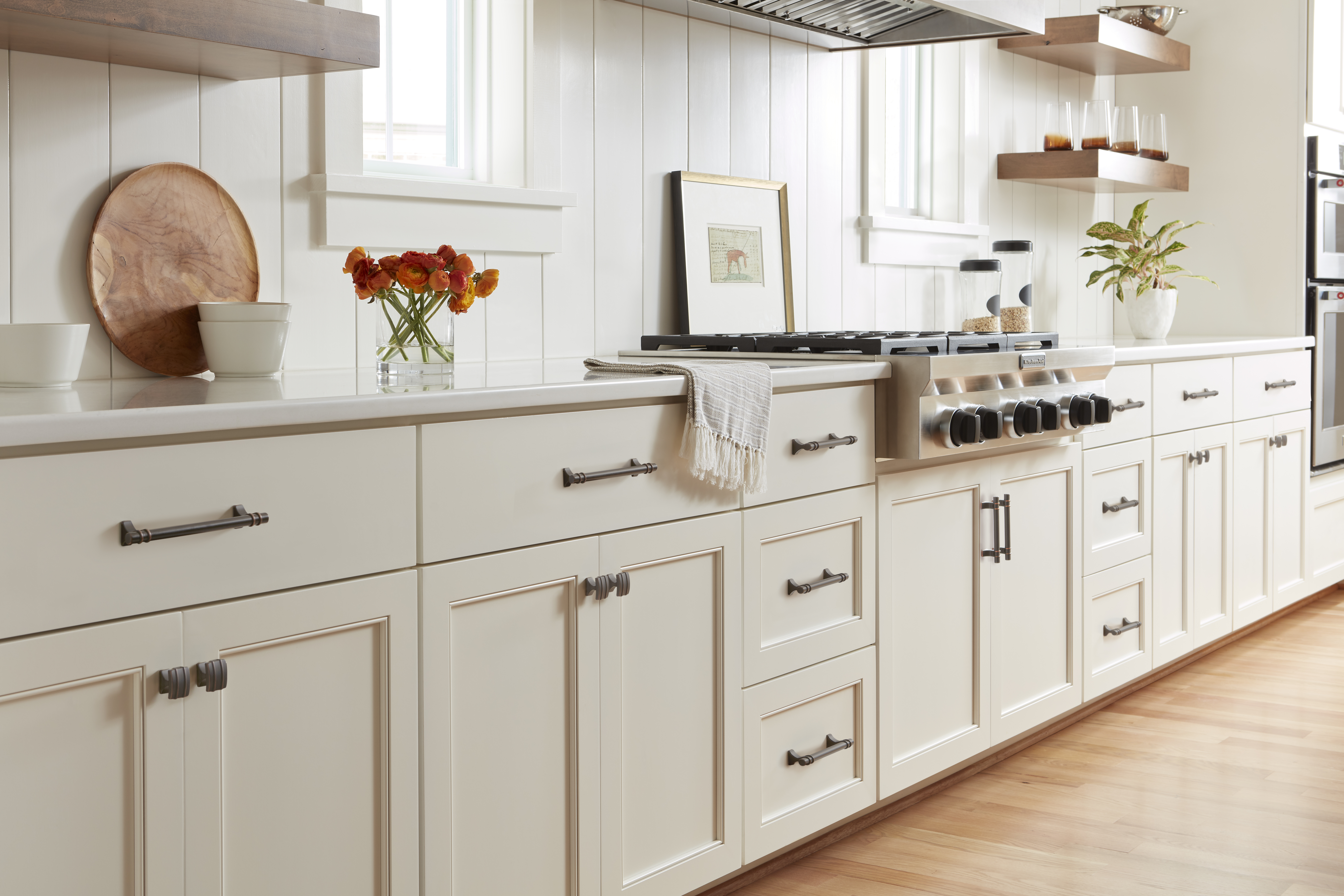 Amerock Lifestyle Oil-Rubbed-Bronze_Pulls_Amerock_Cabinet-Hardware_Davenport_BP36607ORB_Kitchen_20