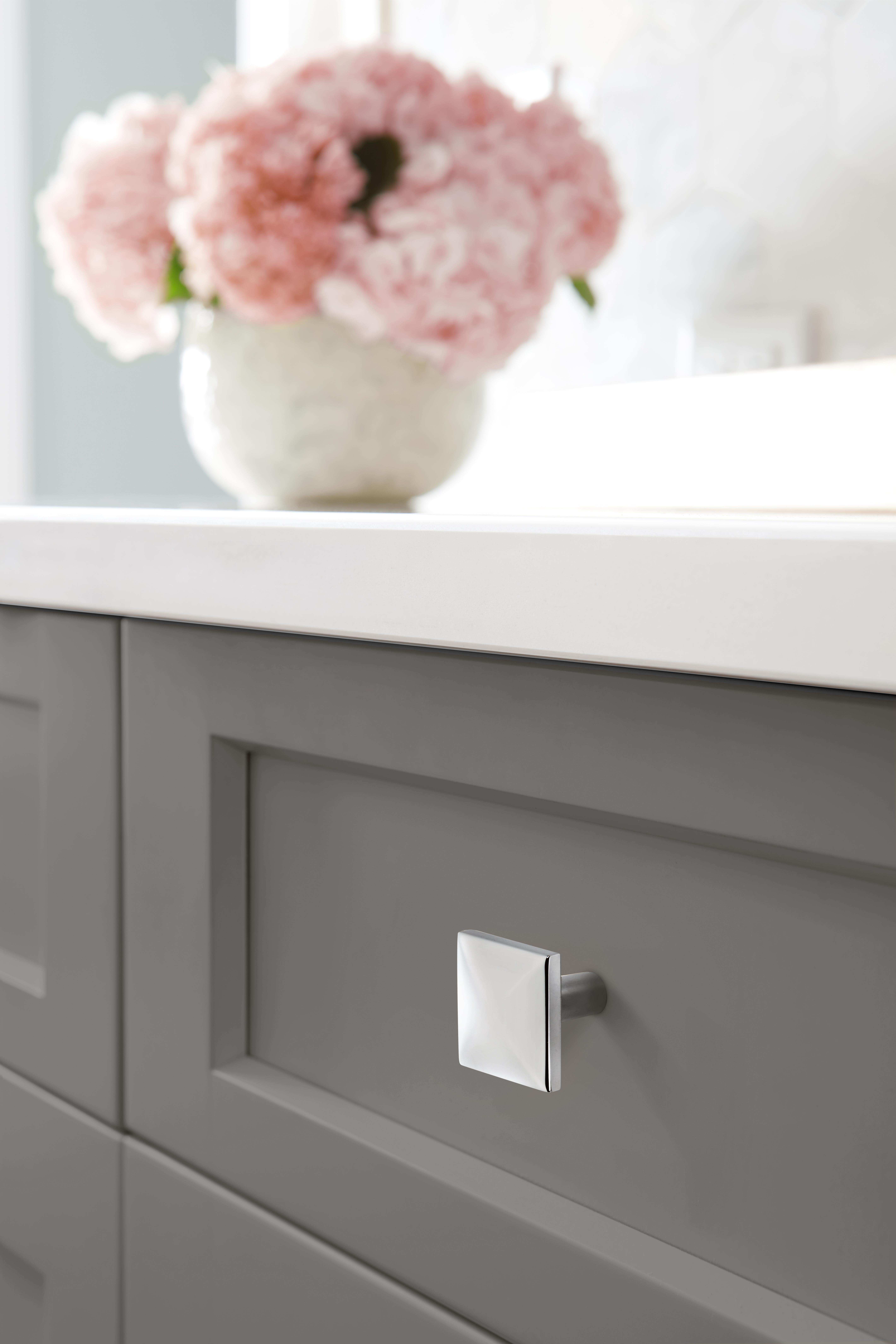 Amerock Lifestyle Polished-Chrome_Knob_Amerock_Cabinet-Hardware_Extensity_BP2937026_Kitchen_19