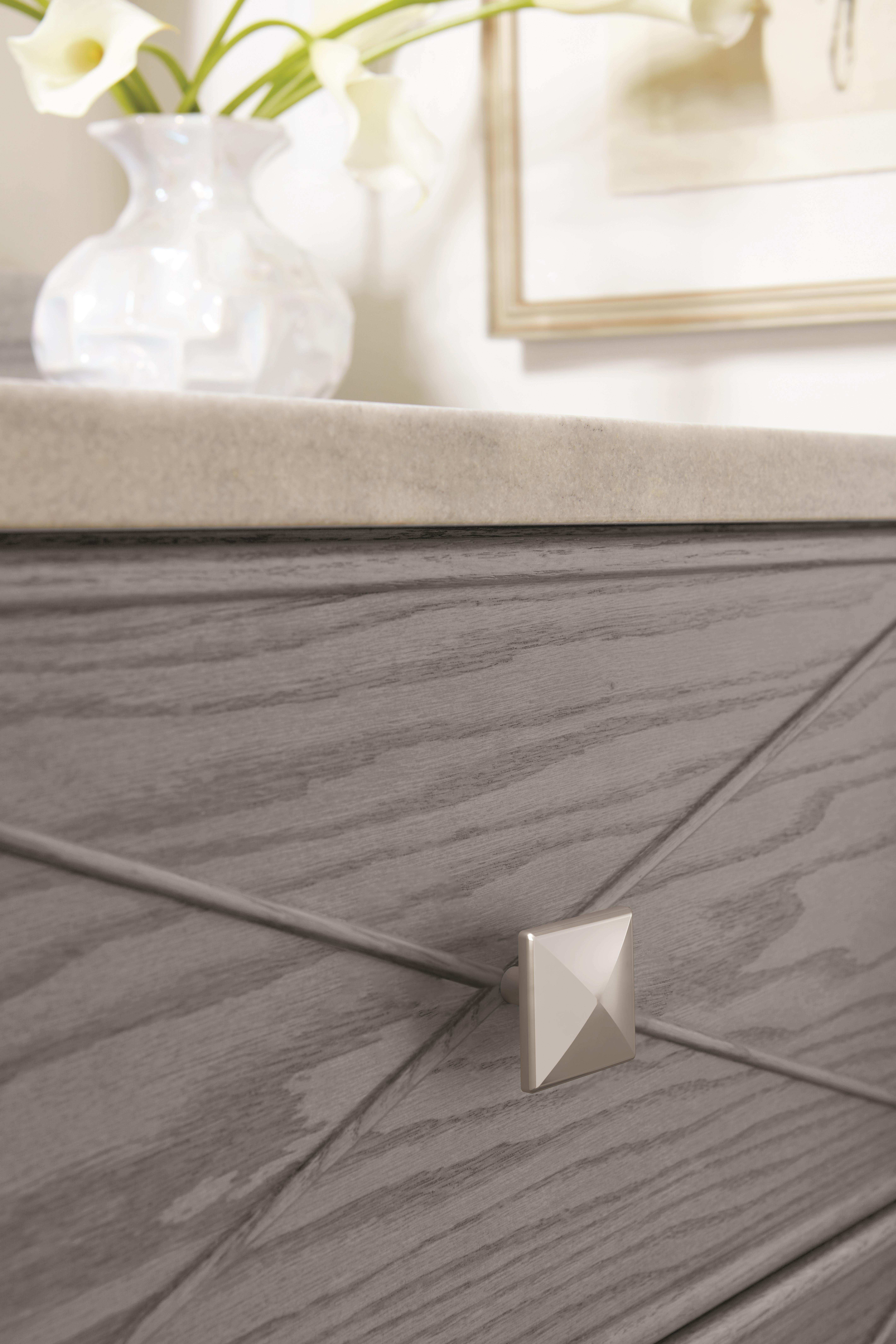 Amerock Lifestyle Polished-Chrome_Knob_Amerock_Cabinet-Hardware_Extensity_BP2939826_Lifestyle_19.jpg