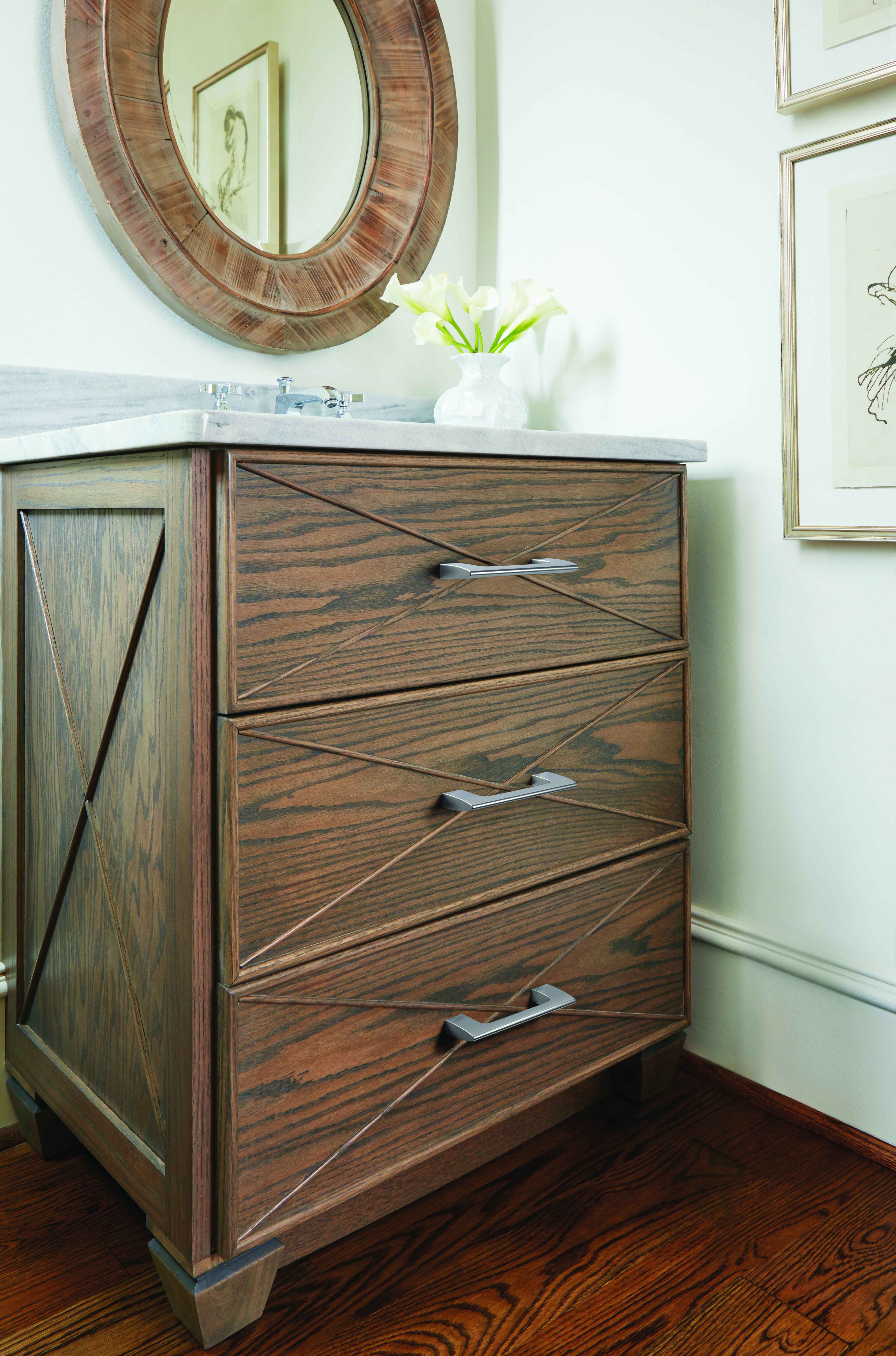 Amerock Lifestyle Polished-Chrome_Pull_Amerock_Cabinet-Hardware_Riva_BP5536526_Lifestyle_19-1