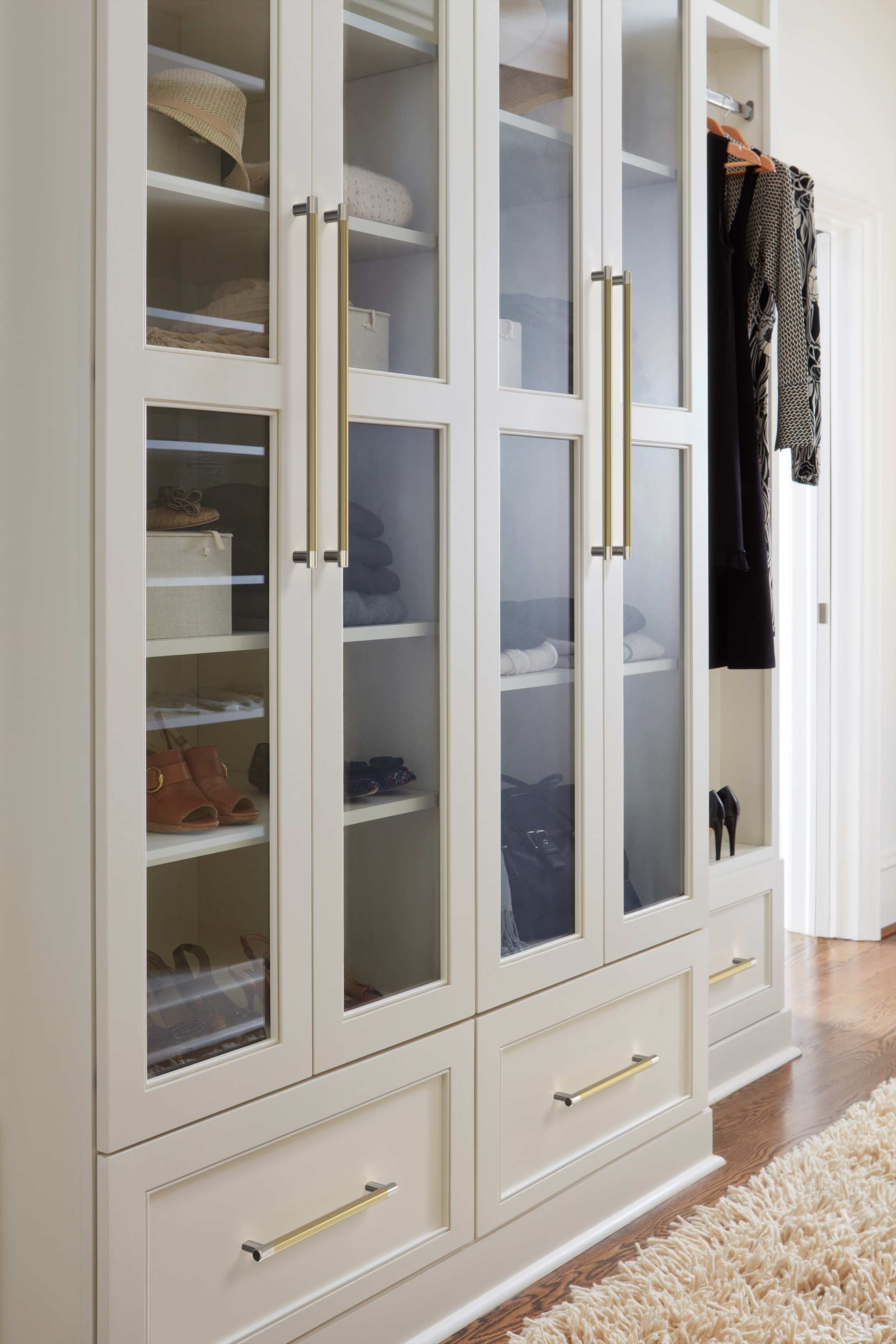 Amerock Lifestyle Polished-Nickel-and-Golden-Champagne_Appliance-Pull_Amerock_Cabinet-Hardware_Esquire_BP54042PNBBZ_Closet_23