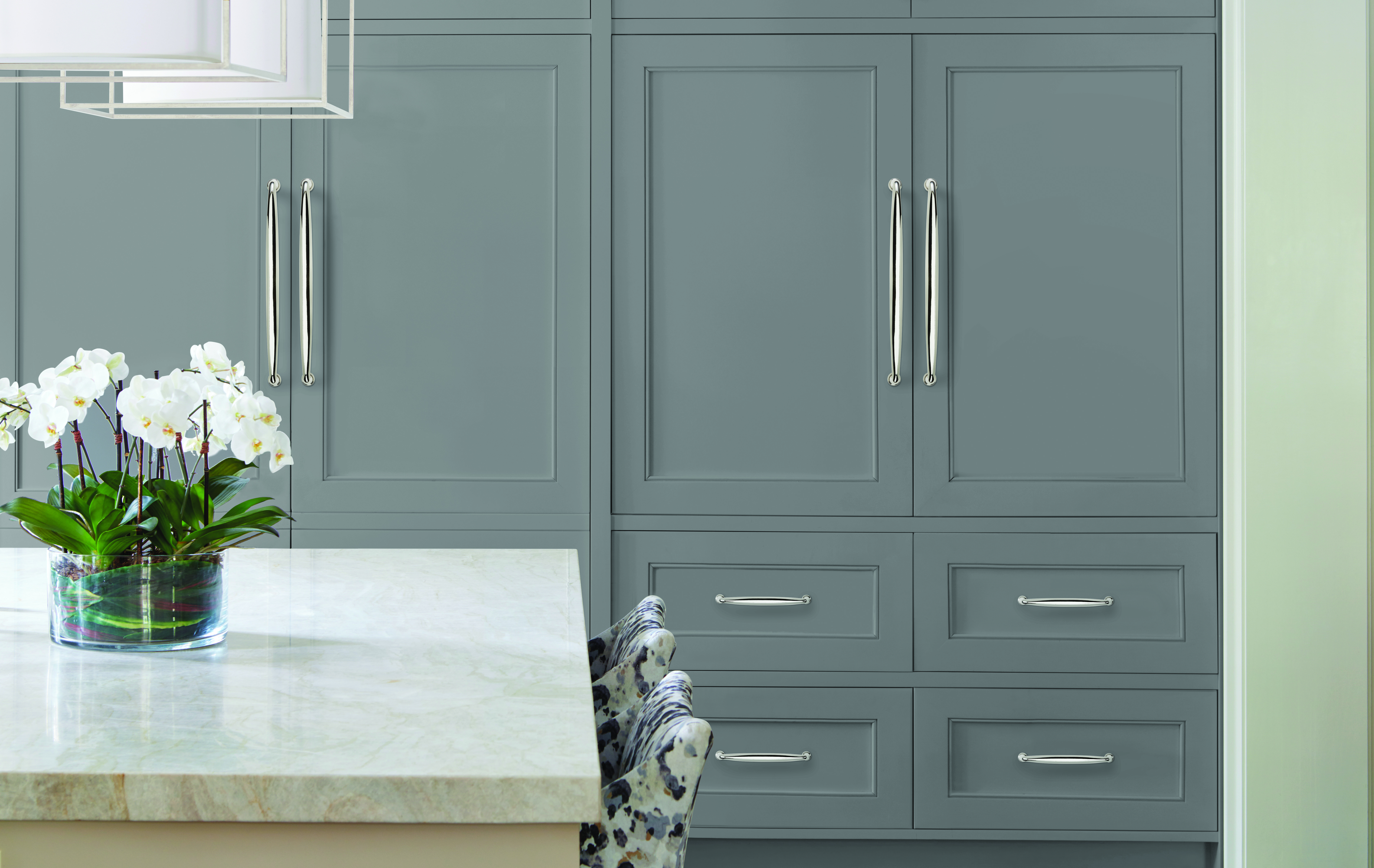 Amerock Lifestyle Polished-Nickel_Appliance-Pull_Amerock_Cabinet-Hardware_Kane_BP53806PN-BP53804PN_Kitchen_18