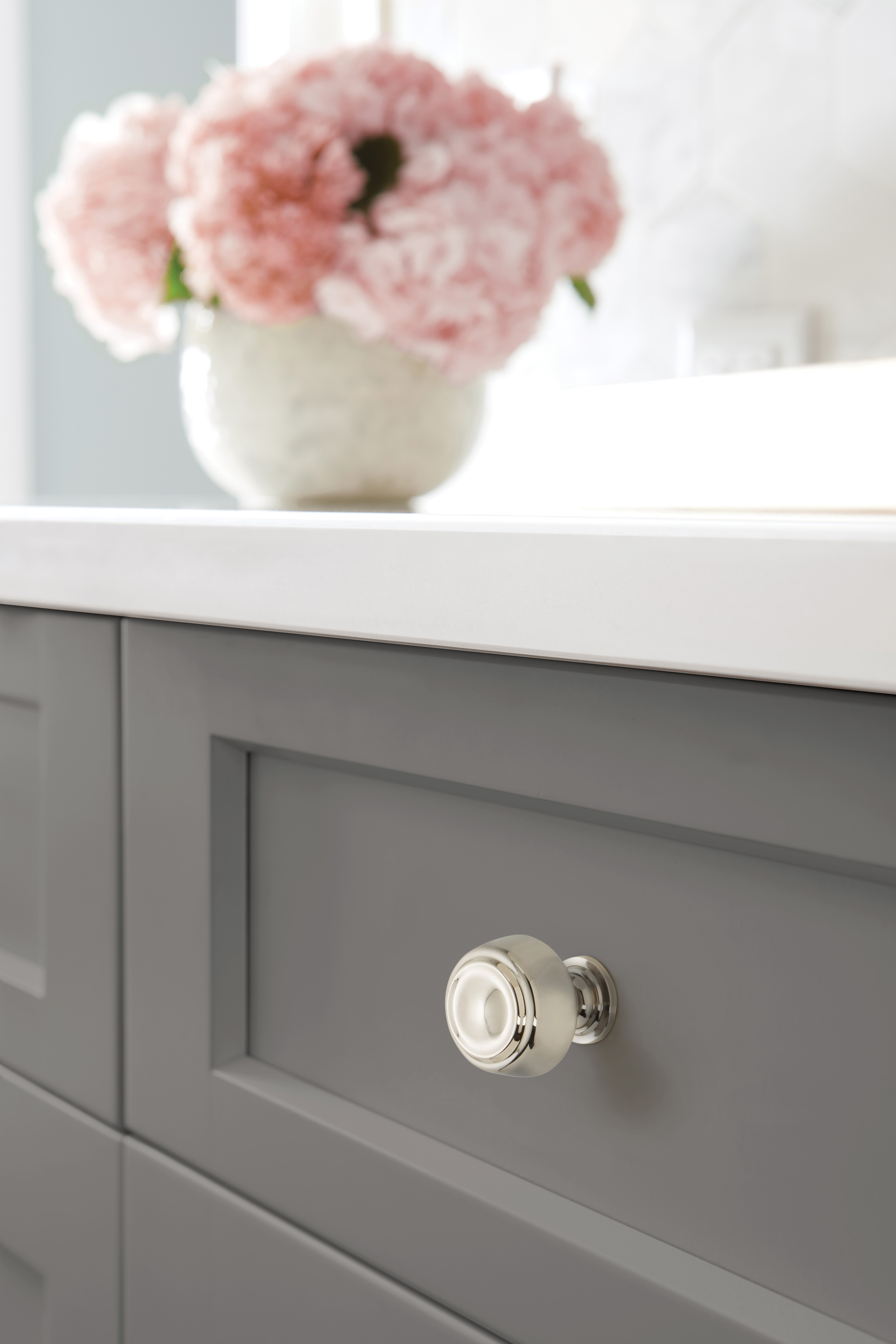 Amerock Lifestyle Polished-Nickel_Knob_Amerock_Cabinet-Hardware_Kane_BP538072PN_Lifestyle_Kitchen_19-2