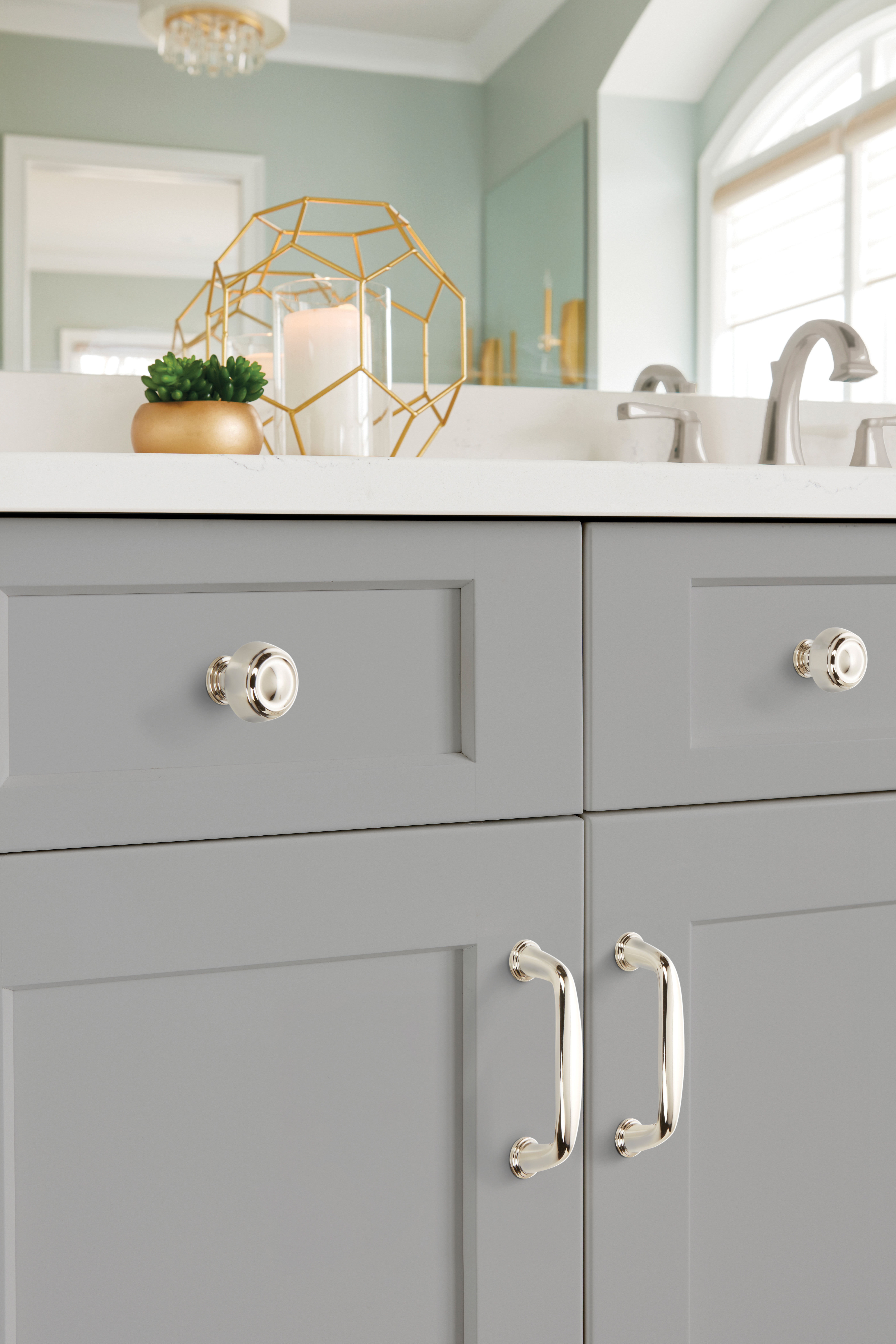 Amerock Lifestyle Polished-Nickel_Pull_Amerock_Cabinet-Hardware_Kane_BP53701PN_Lifestyle_Bathroom_19-2