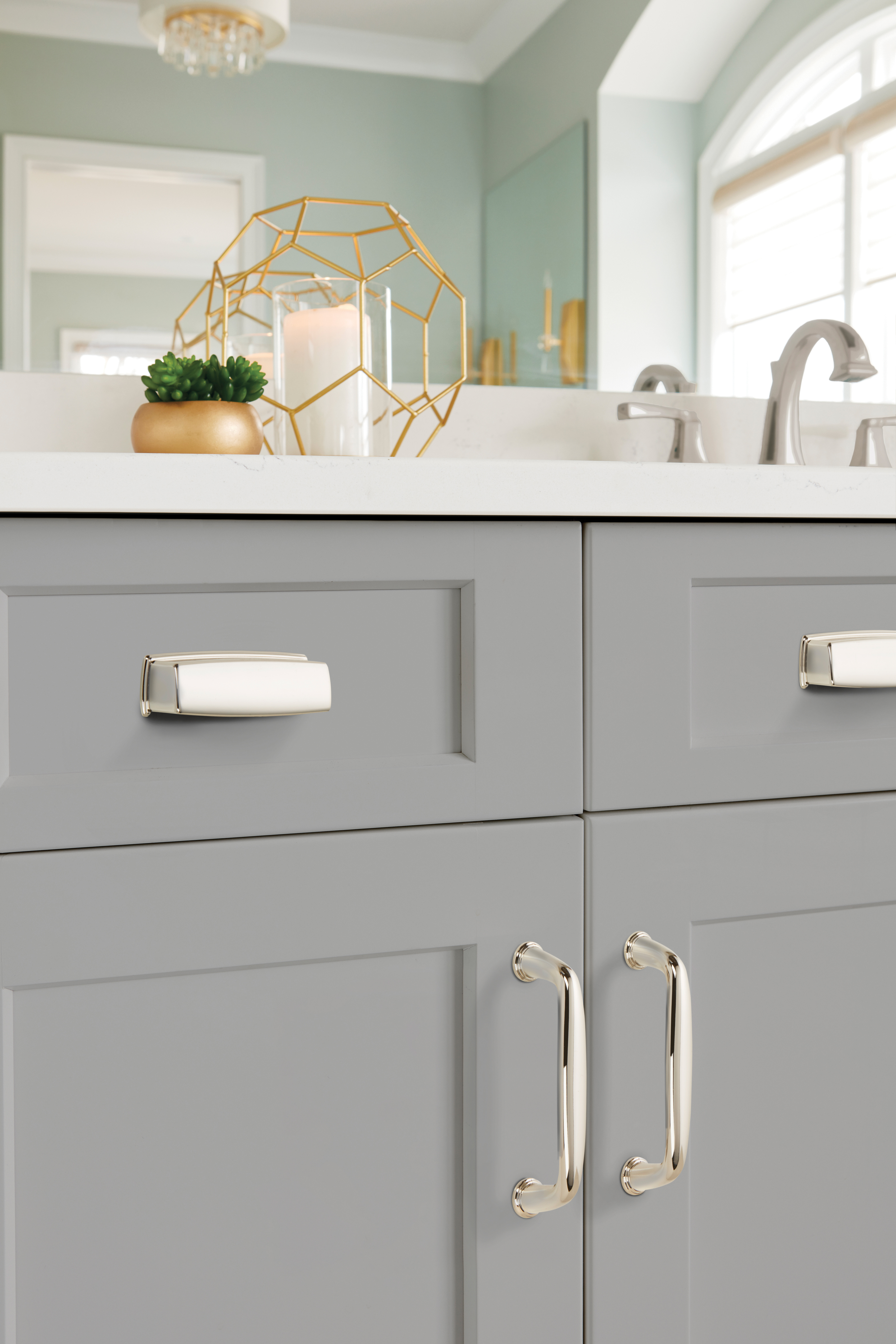 Amerock Lifestyle Polished-Nickel_Pull_Amerock_Cabinet-Hardware_Kane_BP53702PN_Lifestyle_Bathroom_19-2