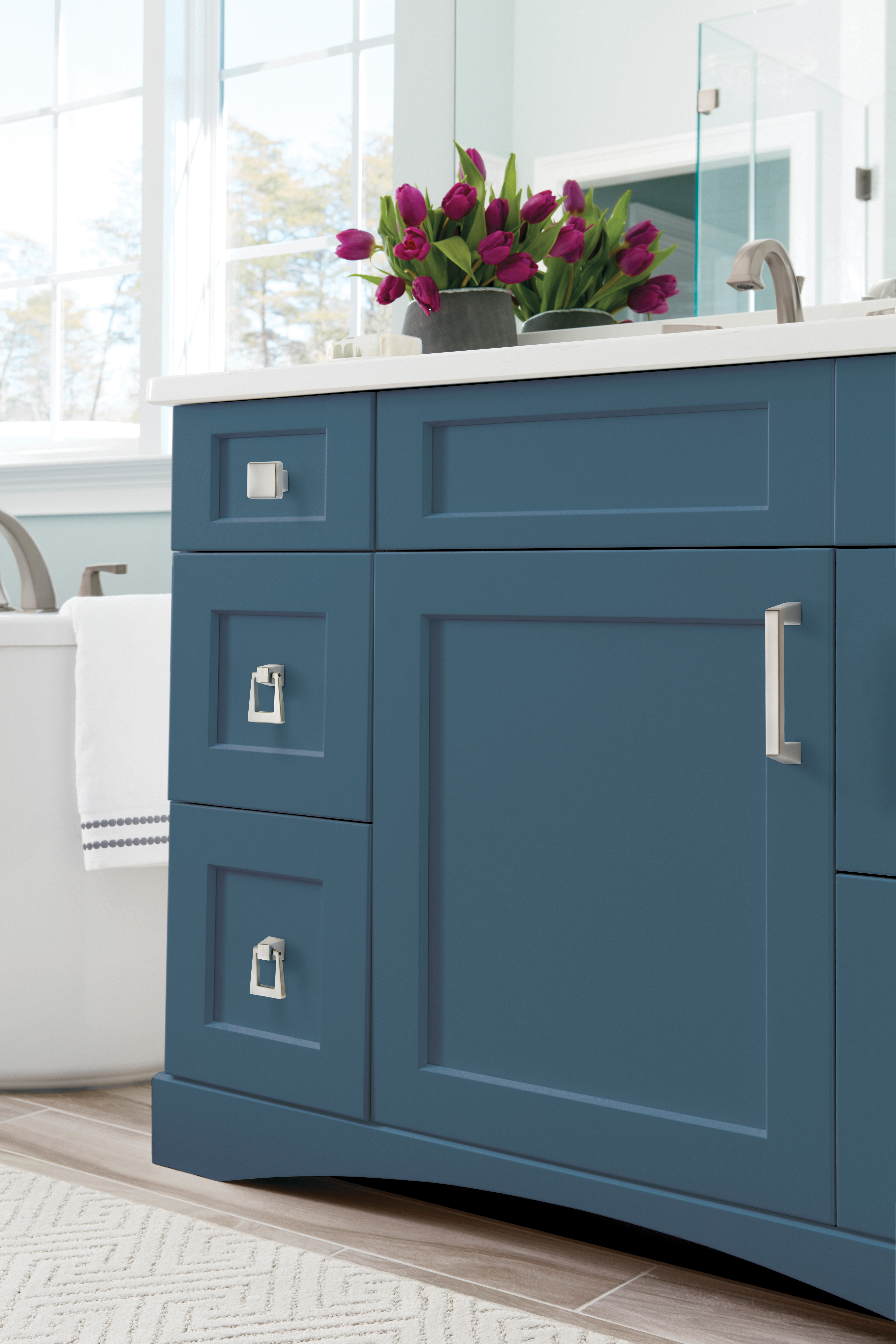 Amerock Lifestyle Satin-Nickel_Knob-and-Pendants-and-Pull_Amerock_Cabinet-Hardware_Blackrock_BP55271G10_BP55274G10_BP55276G10_Lifestyle_Bathroom_19_2