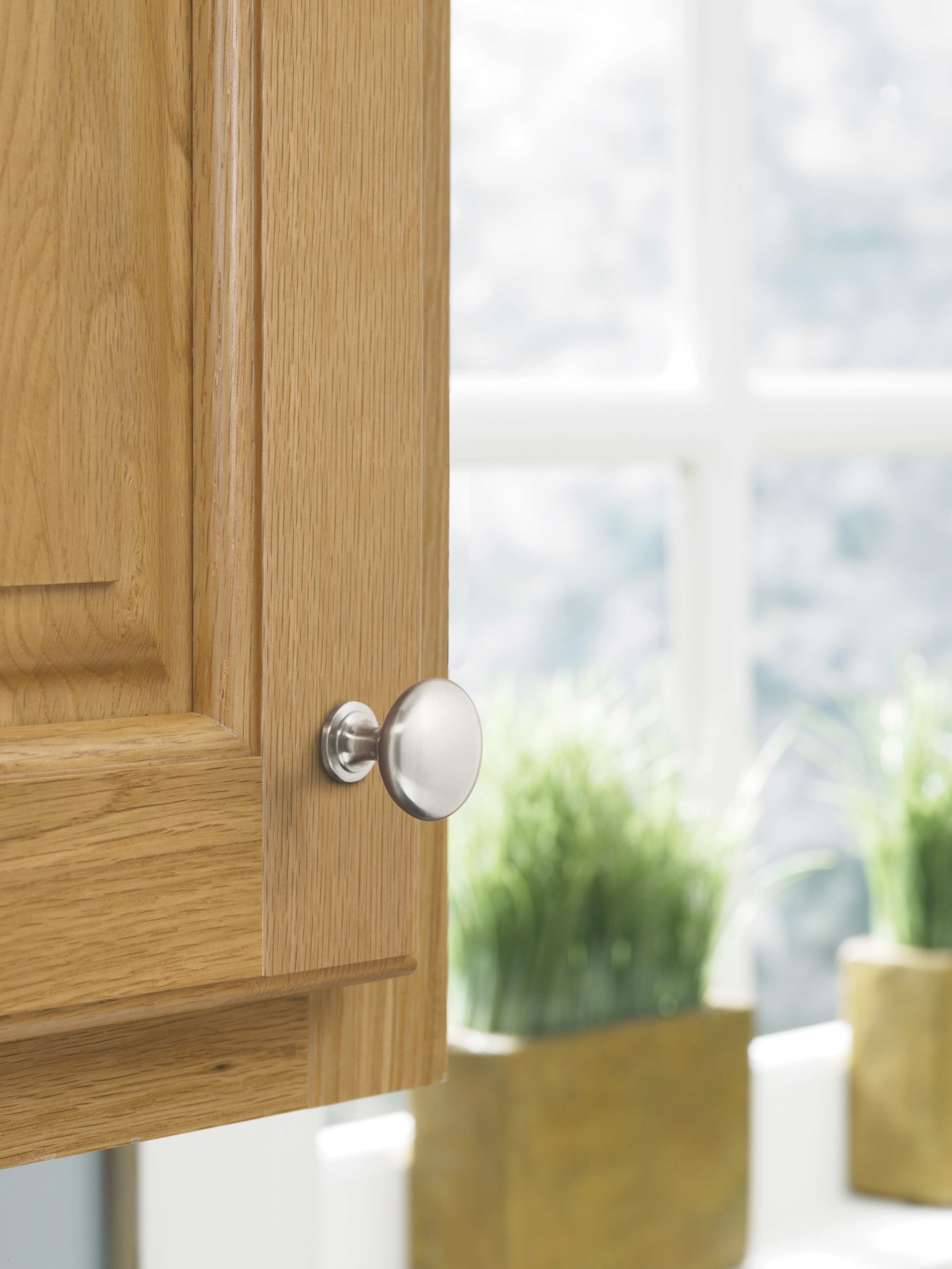 Amerock Lifestyle Satin-Nickel_Knob_Amerock_Cabinet-Hardware_Allison_BP53005G10_Lifestyle_Kitchen_19-1