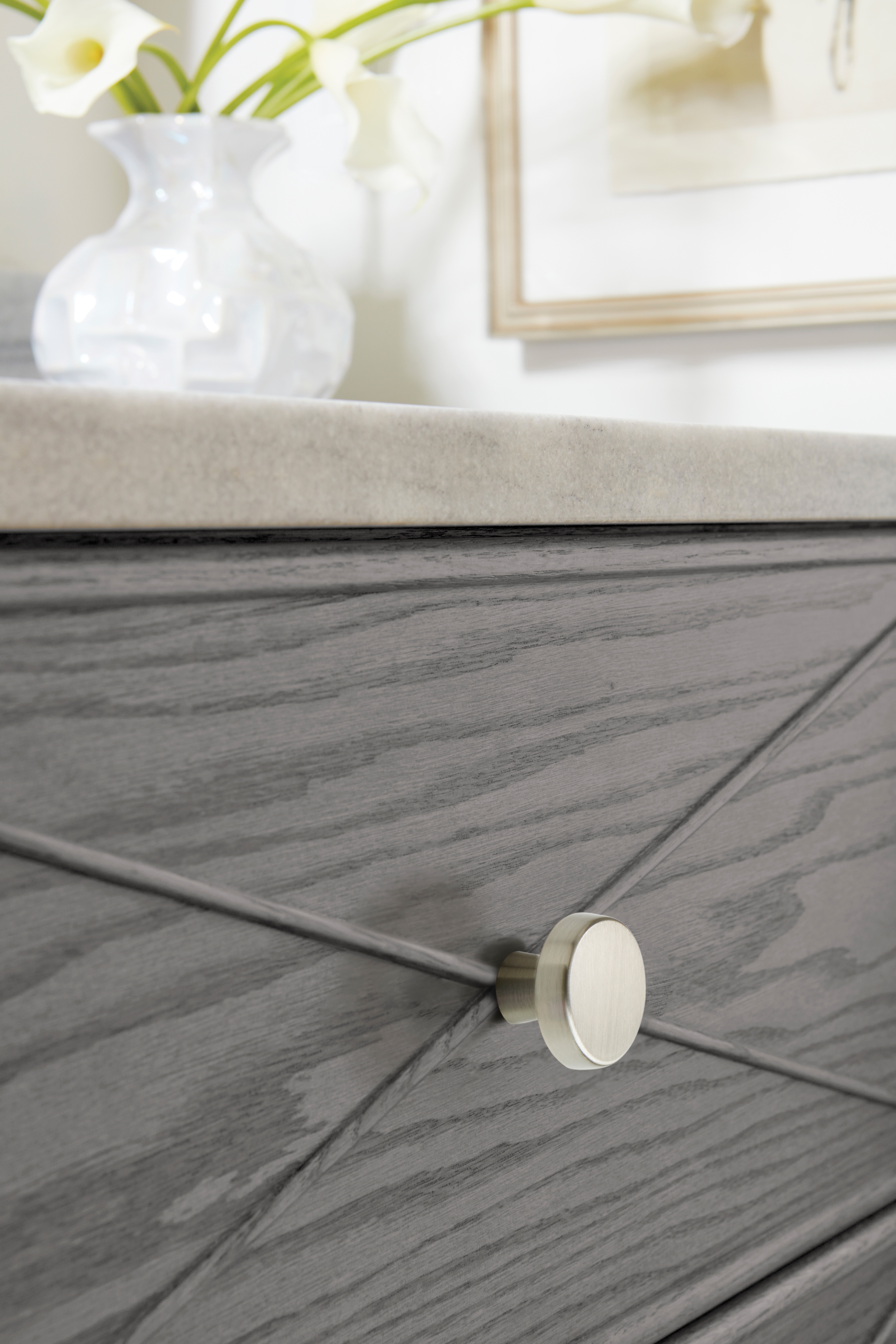 Amerock Lifestyle Satin-Nickel_Knob_Amerock_Cabinet-Hardware_Blackrock_BP55272G10_Lifestyle_Bathroom_19