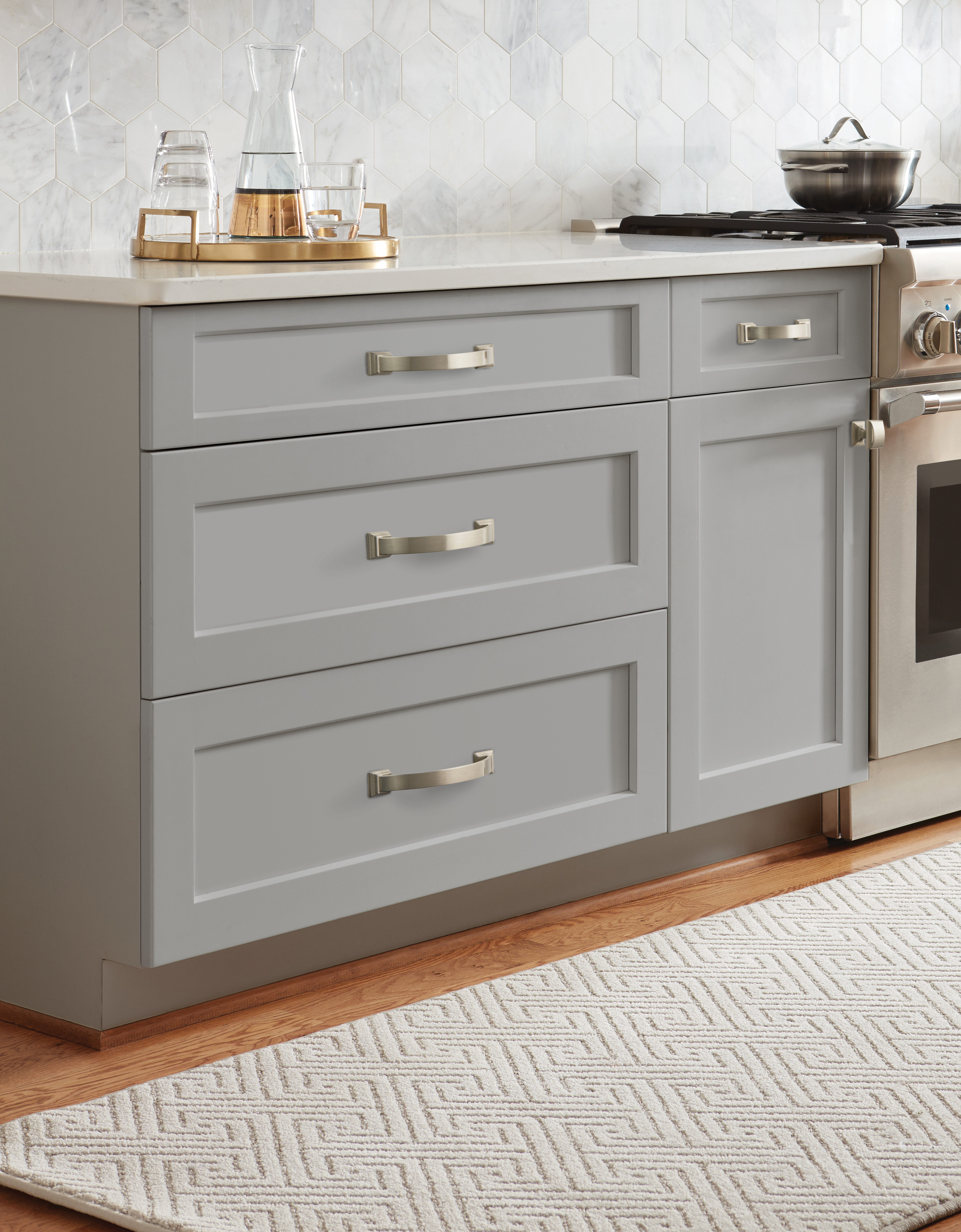 Amerock Lifestyle Satin-Nickel_Knob_Amerock_Cabinet-Hardware_Candler_BP29340G10_Lifestyle_Kitchen_19-2