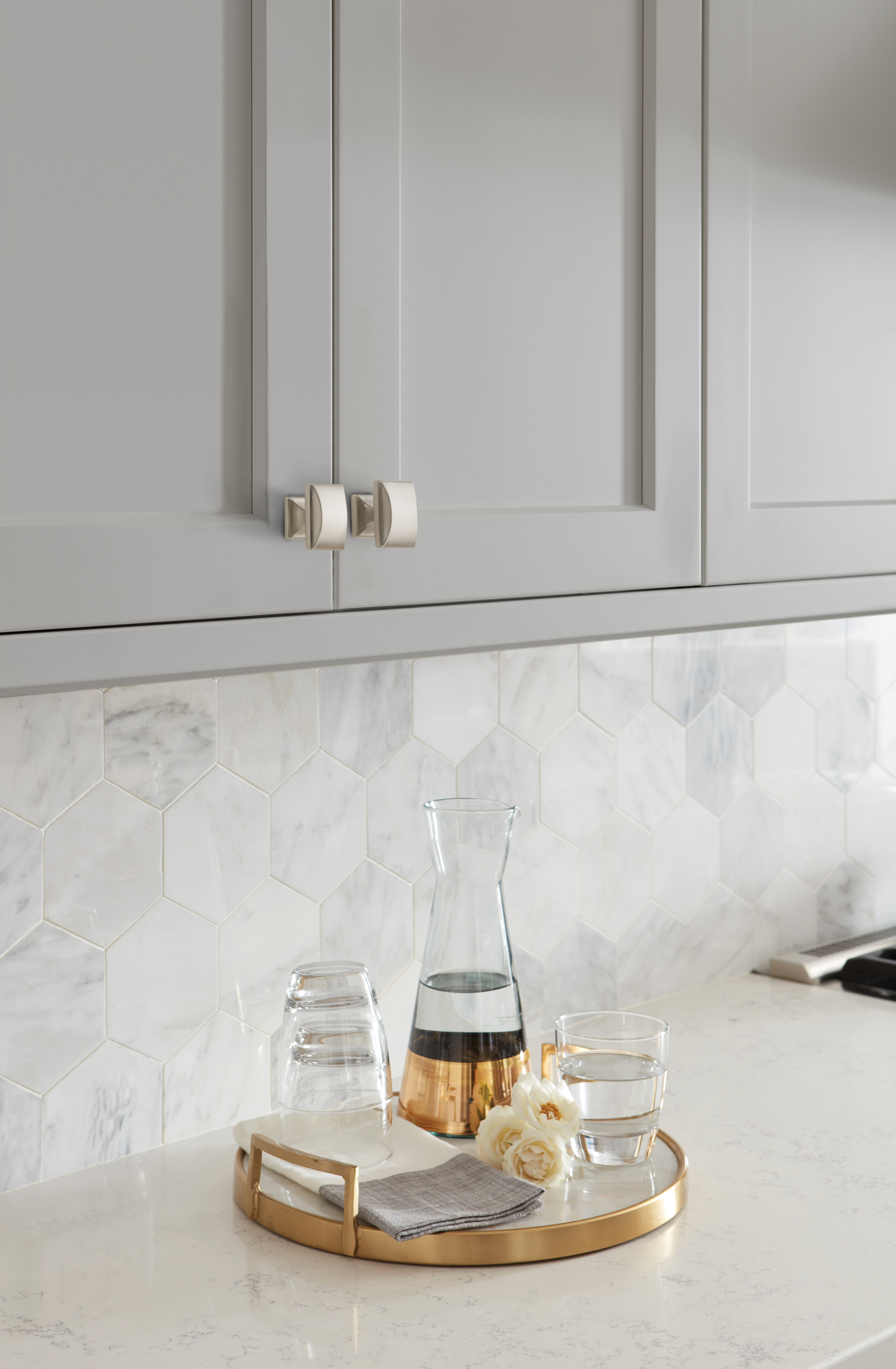 Amerock Lifestyle Satin-Nickel_Knob_Amerock_Cabinet-Hardware_Candler_BP29368G10_Lifestyle_Kitchen_19-2