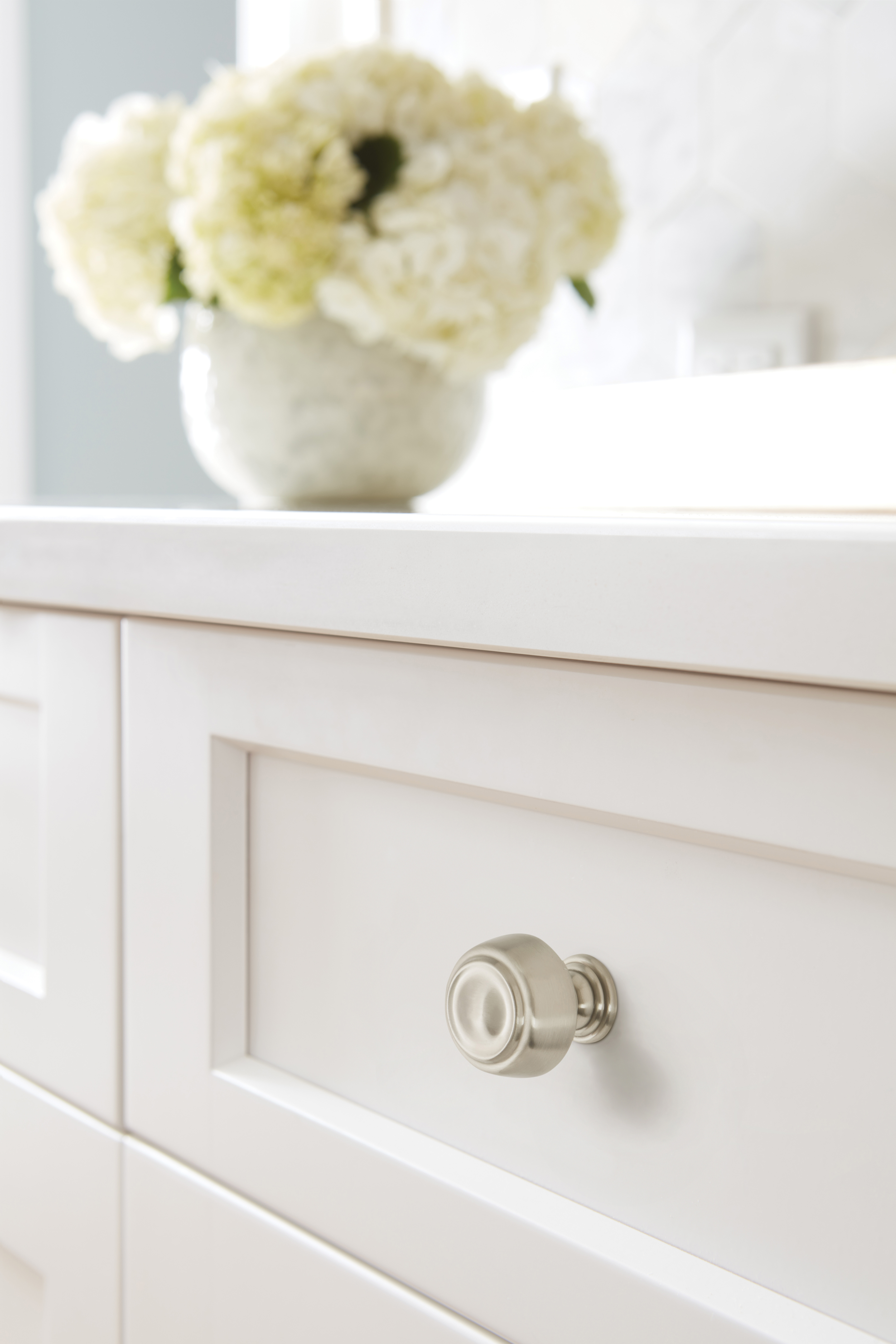 Amerock Lifestyle Satin-Nickel_Knob_Amerock_Cabinet-Hardware_Kane_BP538072G10_Lifestyle_Kitchen_19-1