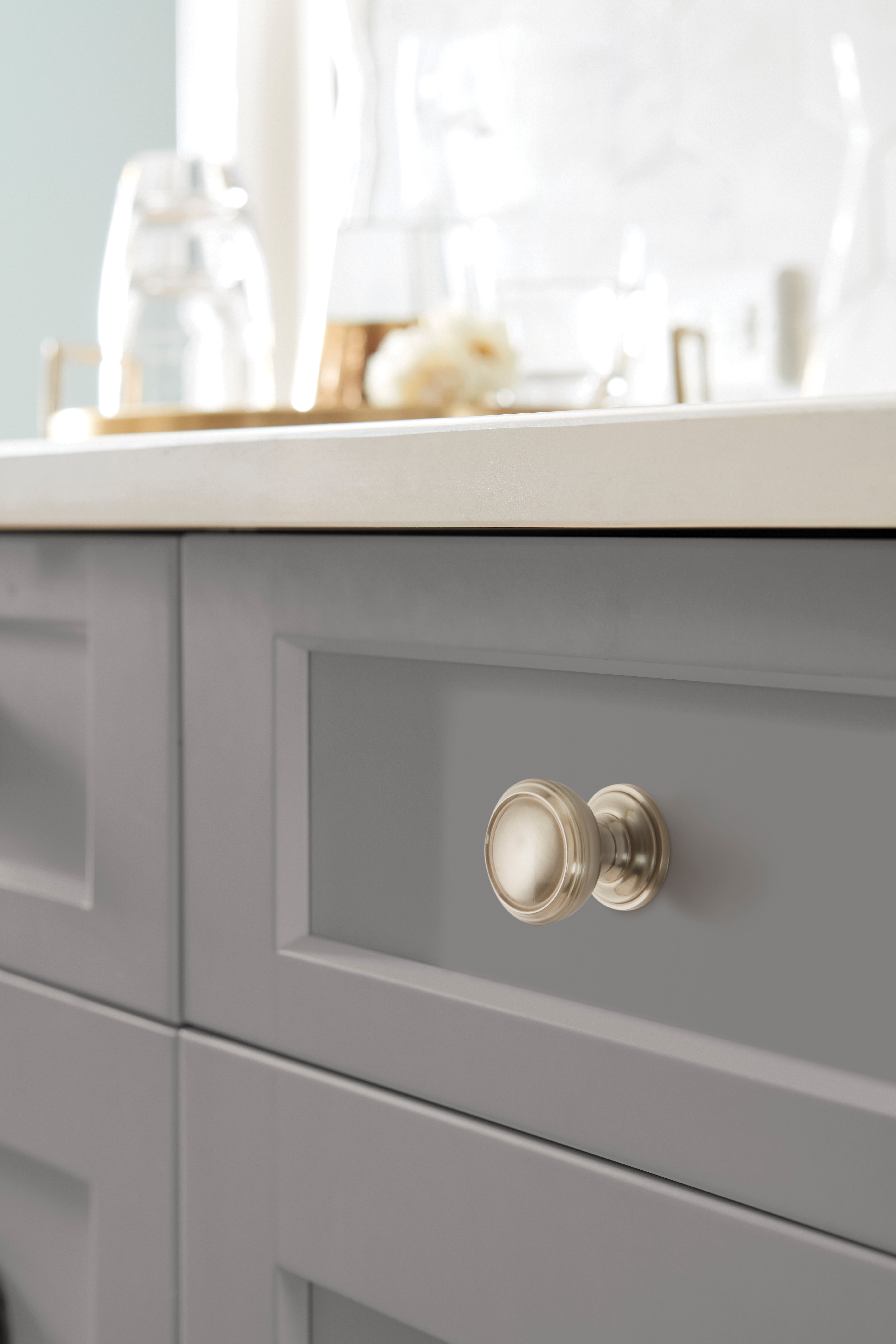 Amerock Lifestyle Satin-Nickel_Knob_Amerock_Cabinet-Hardware_Revitalize_BP55342G10_Lifestyle_Kitchen_19-2