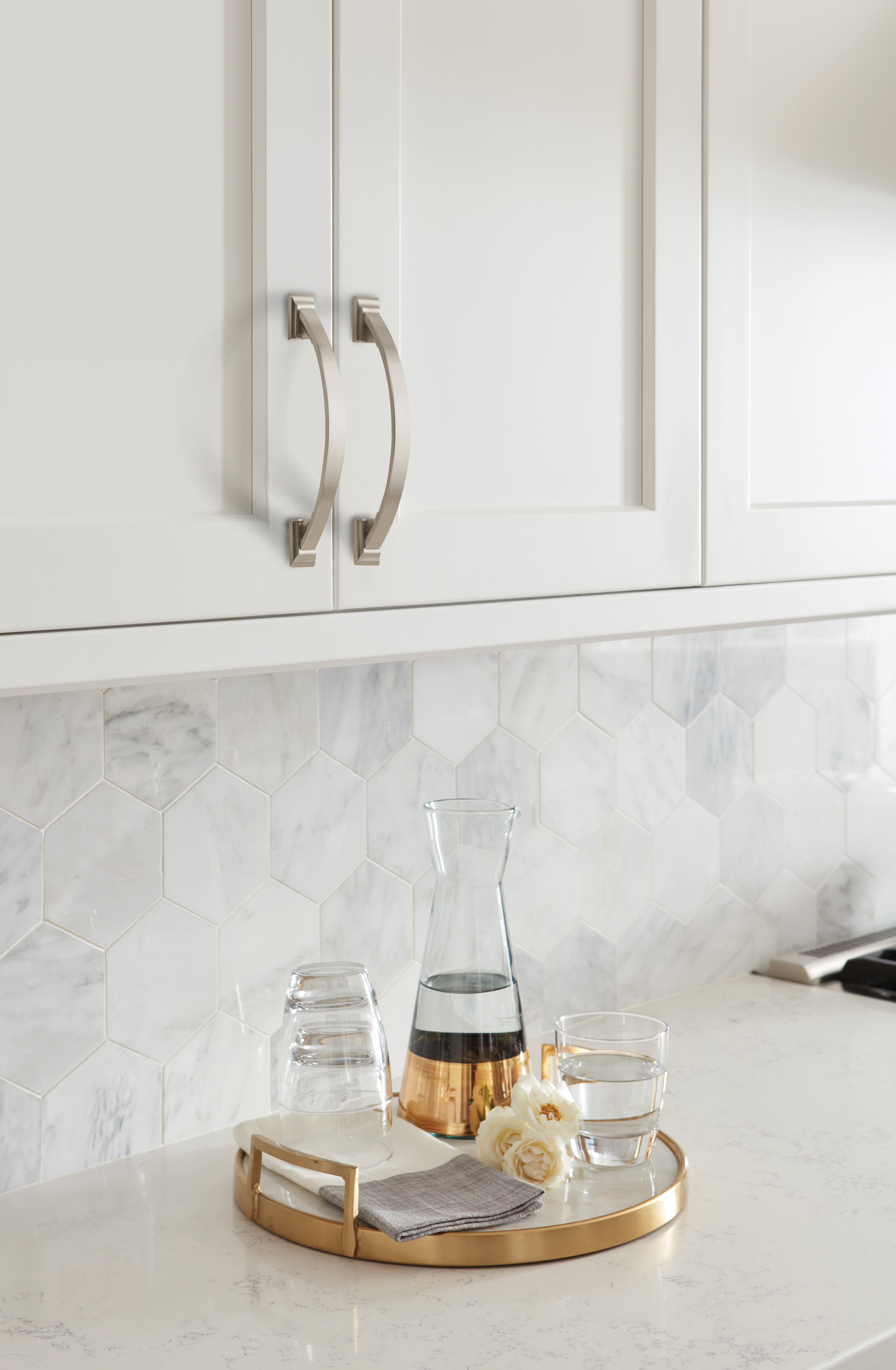 Amerock Lifestyle Satin-Nickel_Pull_Amerock_Cabinet-Hardware_Candler_BP29355G10_Lifestyle_Kitchen_19-1