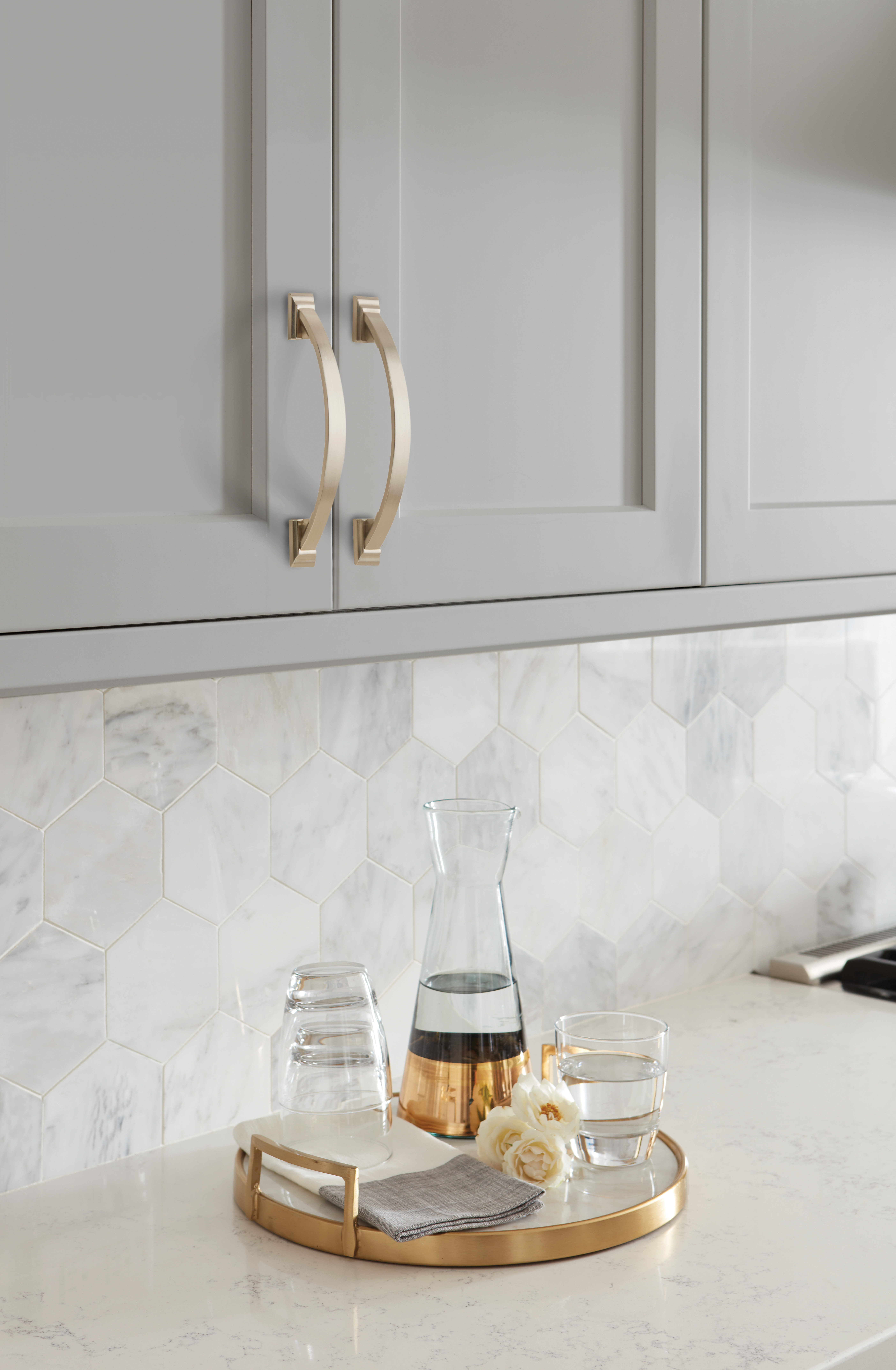 Amerock Lifestyle Satin-Nickel_Pull_Amerock_Cabinet-Hardware_Candler_BP29355G10_Lifestyle_Kitchen_19-2